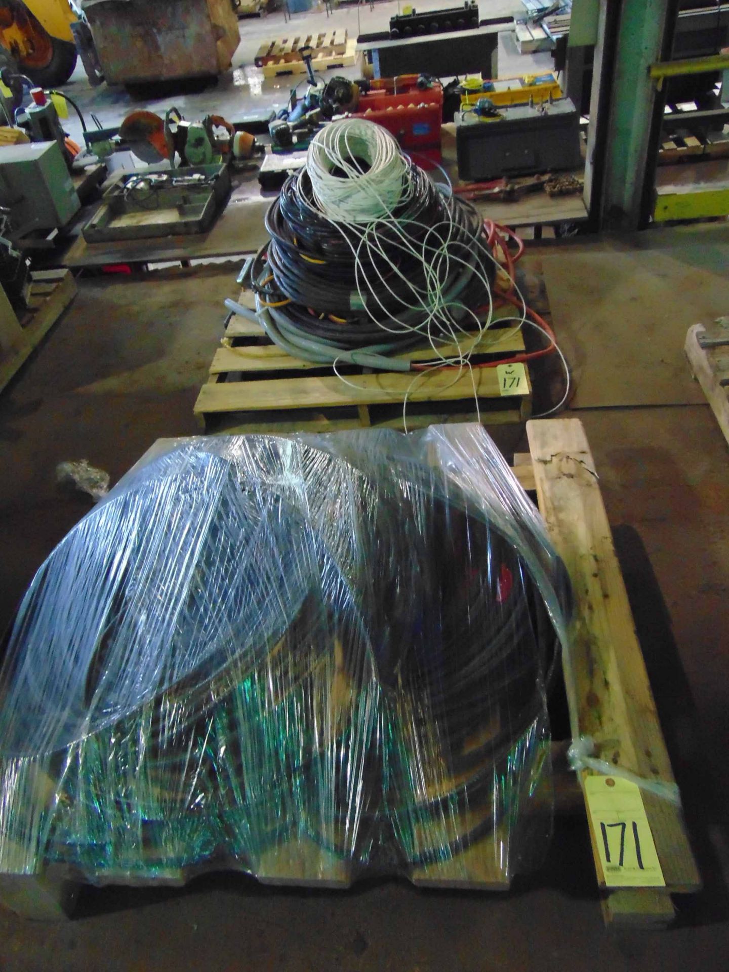 LOT OF WIRE, assorted (on two pallets)