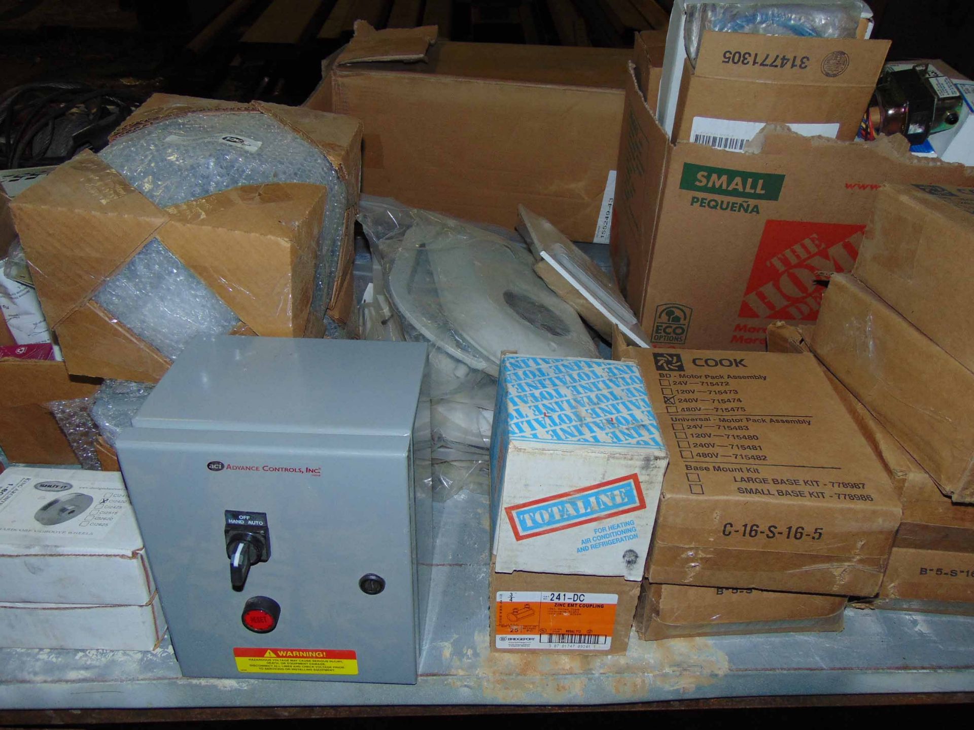LOT CONSISTING OF: electrical & hardware, assorted - Image 4 of 6