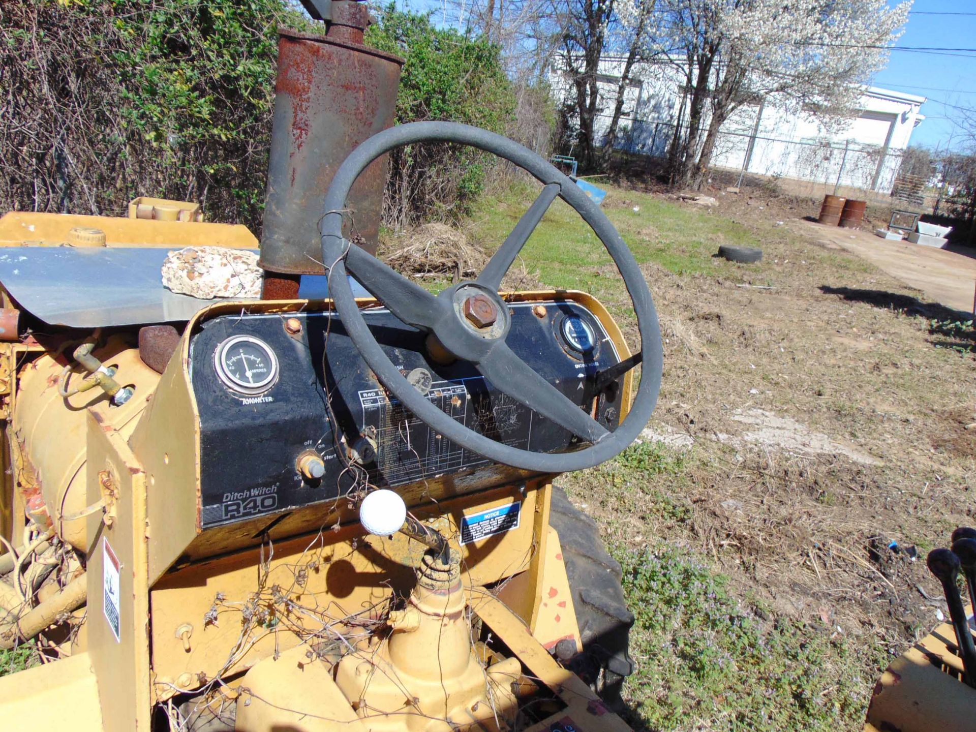 TRENCH TRACTOR, DITCH WITCH R40 (out of service) - Image 4 of 5