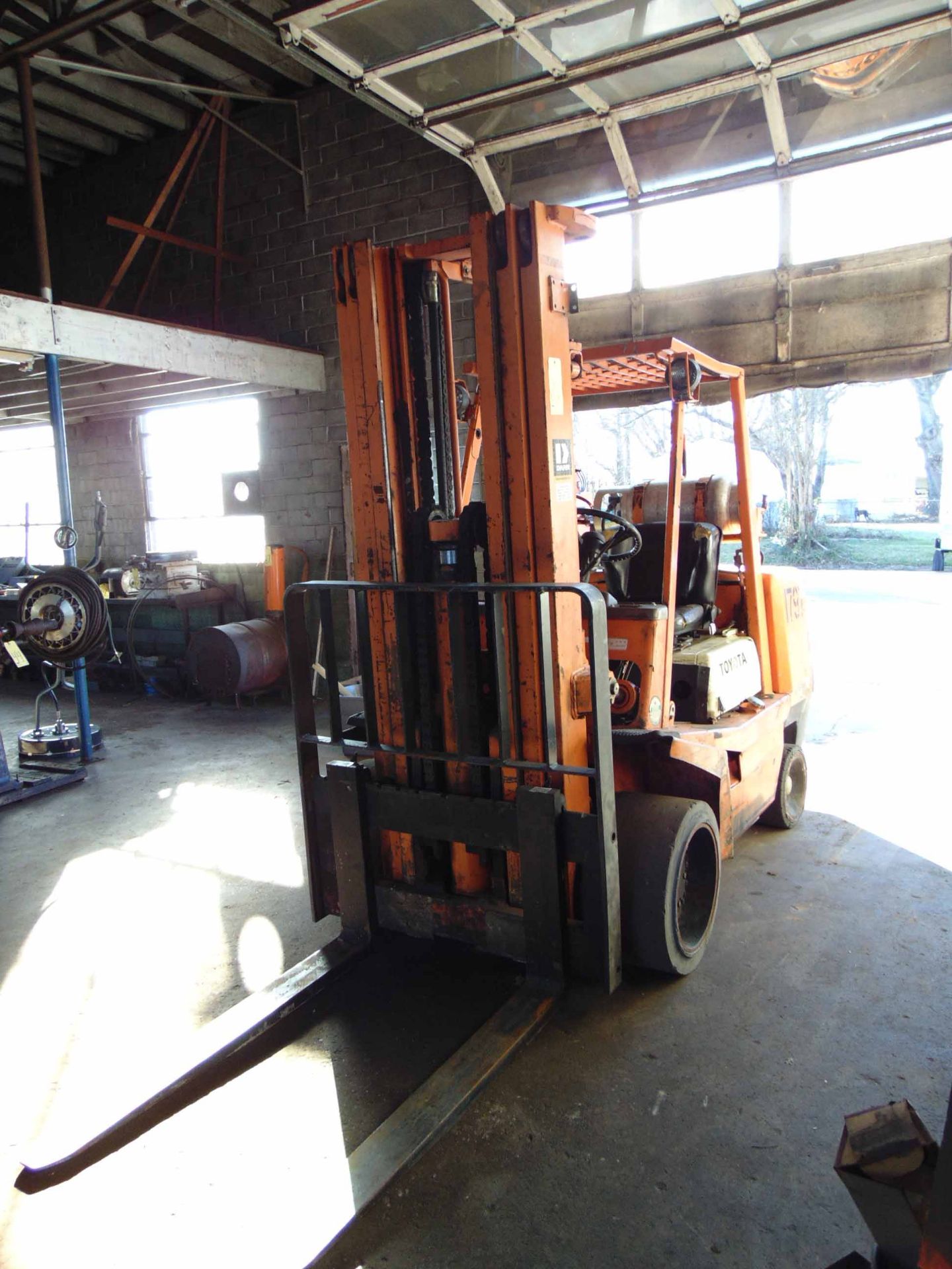 FORKLIFT, TOYOTA MDL. FGC45, 9,800 lb. cap., LPG, solid tires, 3-stage mast, S/N FGC45-11797 - Image 2 of 11