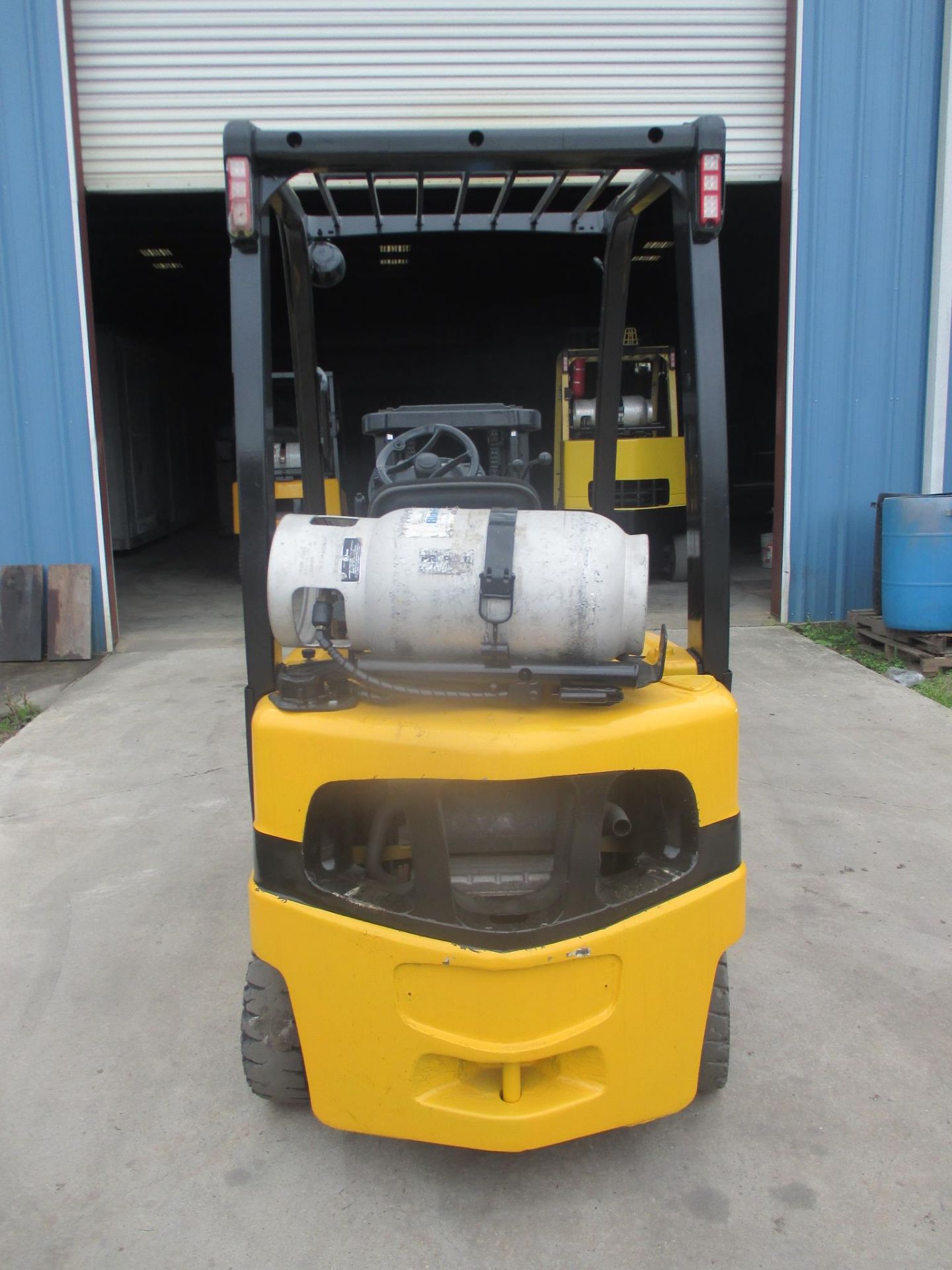 FORKLIFT, YALE 4,000 LB. CAP. MDL. GLP040, new 2008, LPG, 2-stage mast, 84" max. lift ht., pneu. - Image 3 of 4