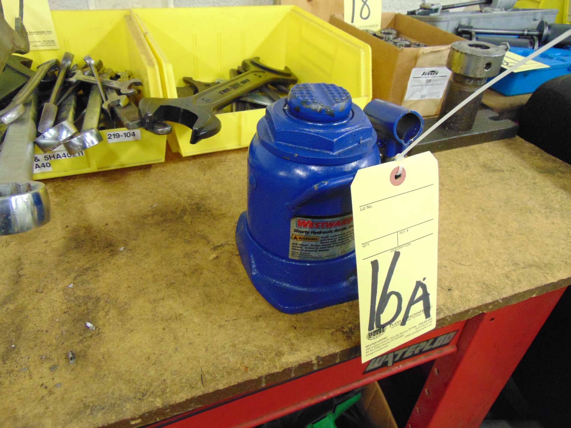 HYDRAULIC BOTTLE JACK, WESTWARD 20 T. CAP.