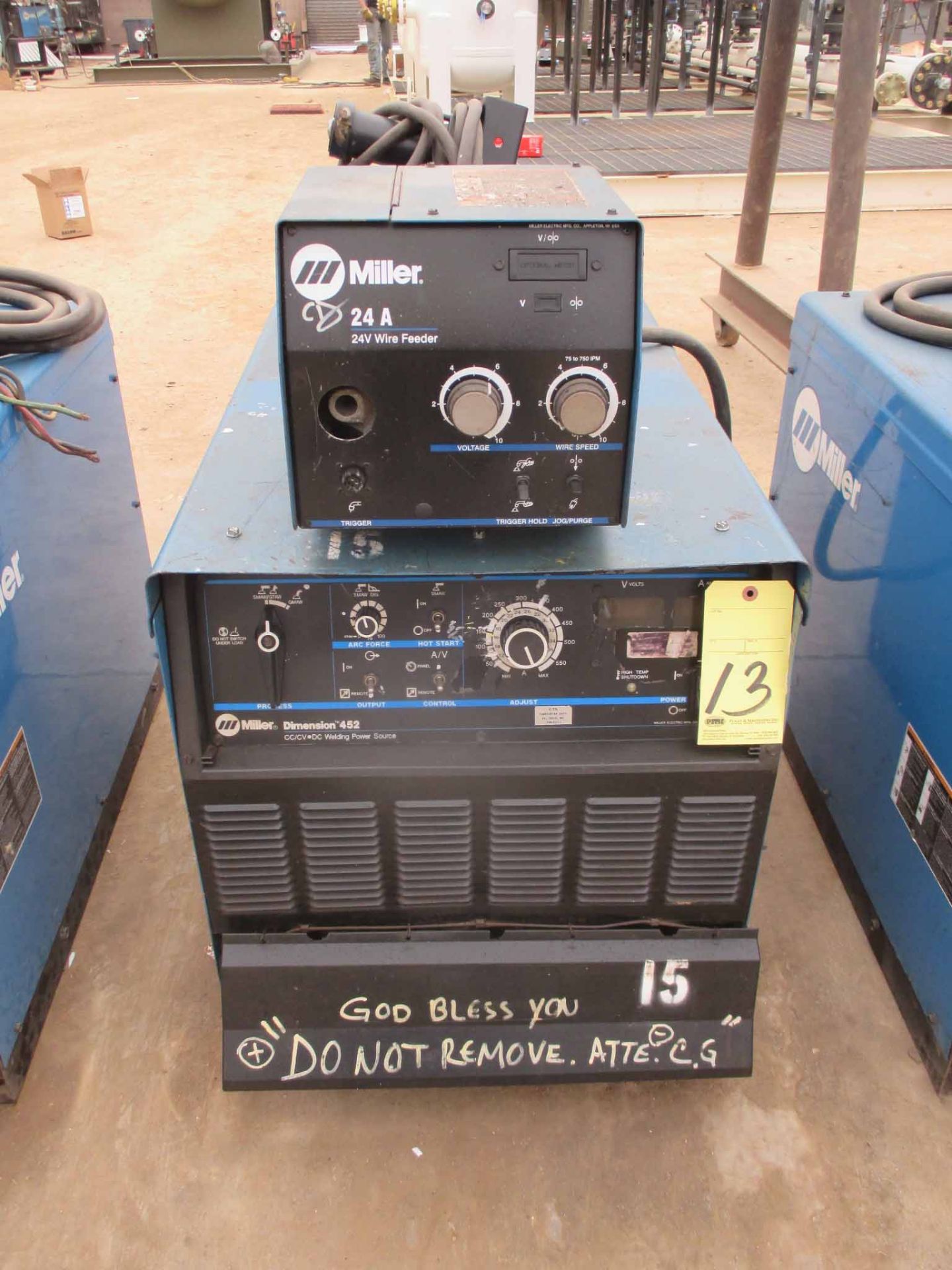 MIG WELDER, MILLER MDL. DIMENSION 452, 450 amps @ 38 v., 100% duty cycle, Miller 22A variable spd.