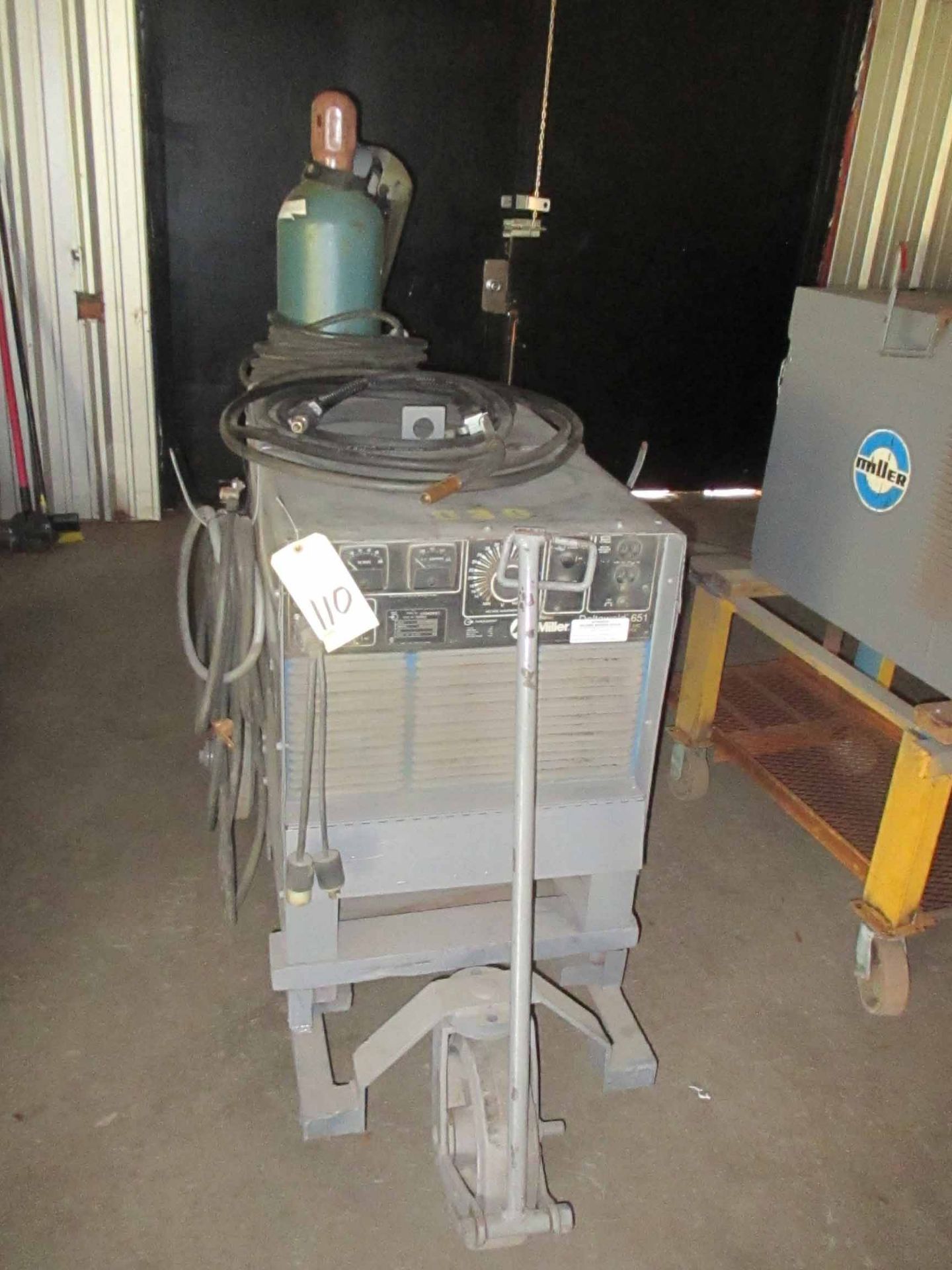 WELDING MACHINE, MILLER MDL. DELTAWELD 651, 650 amps. @44 V., 100% duty cycle (tanks not included)