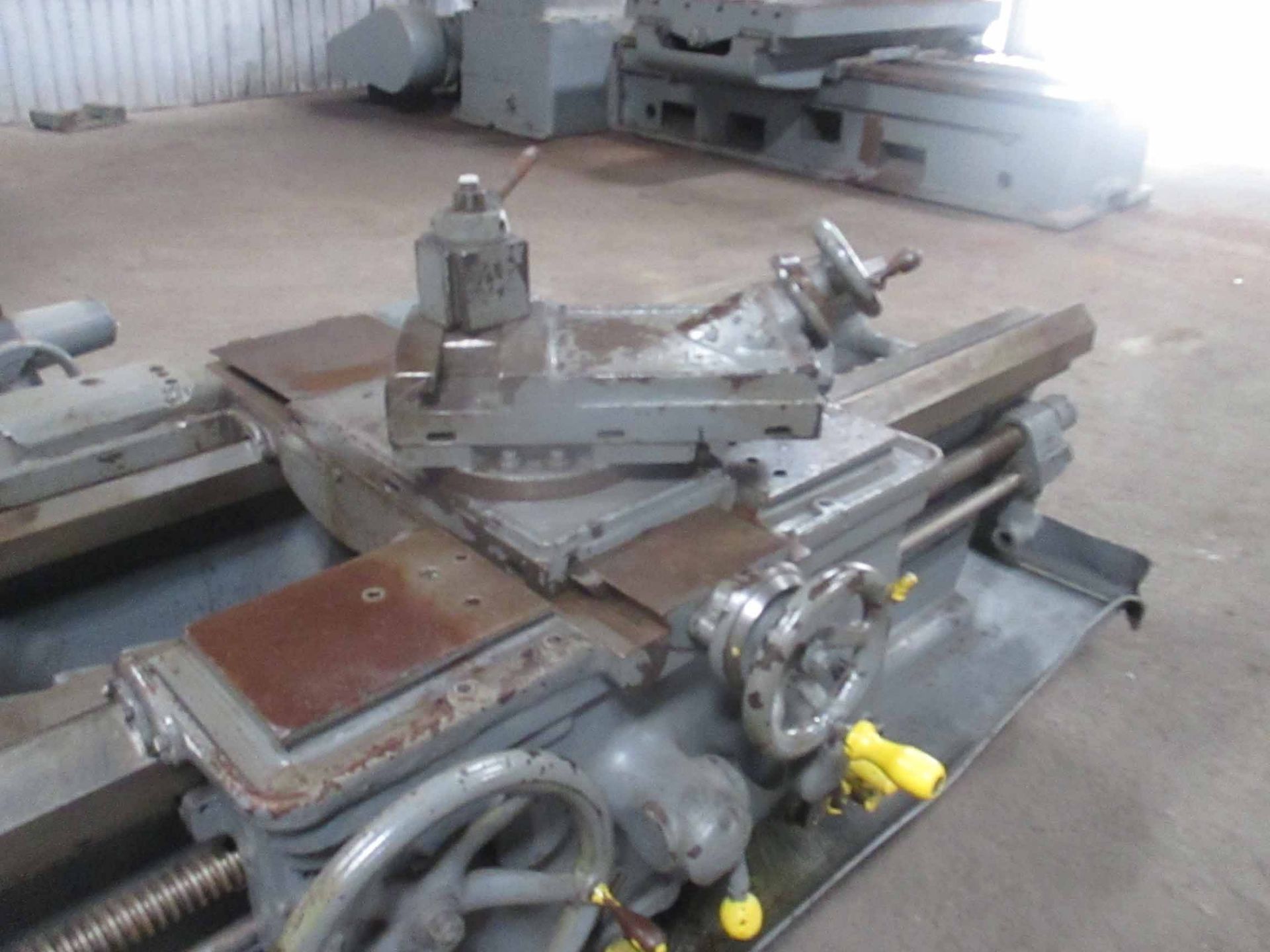 ENGINE LATHE, AXELSON MDL. 25, spds: 6-555 RPM, 24" dia. 4-jaw chuck, 72" centers, 28-3/4" sw. - Image 4 of 5