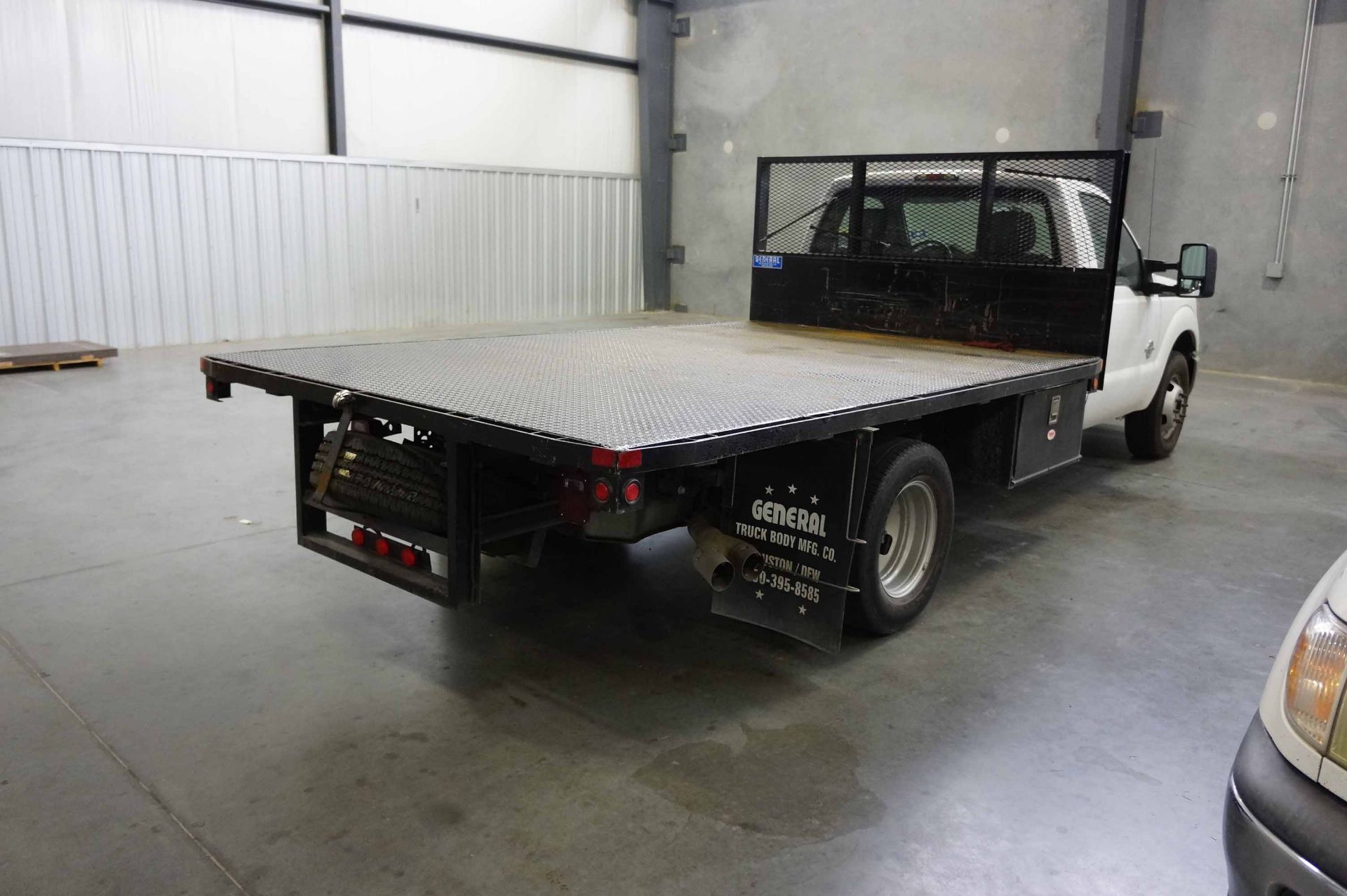 FLATBED TRUCK, 2011 FORD MDL. F-350, Powerstroke B20 diesel engine, auto. trans., air - Bild 2 aus 4