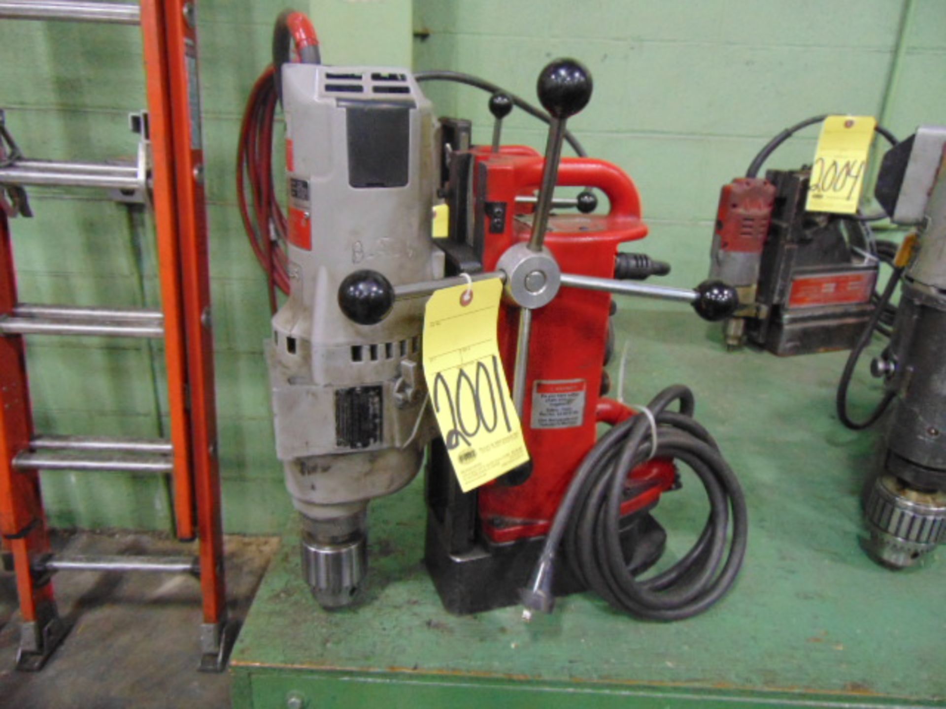 MAGNETIC BASE DRILL, MILWAUKEE