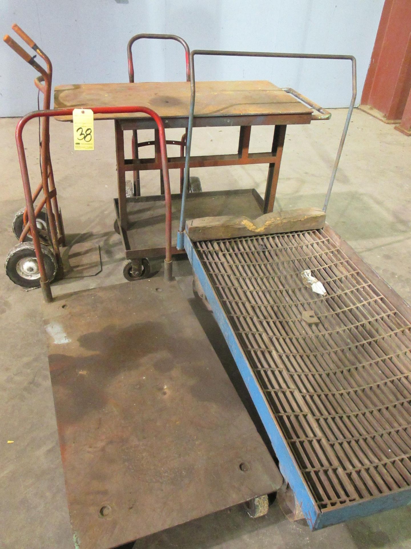 LOT CONSISTING OF: roller shop carts & dollies