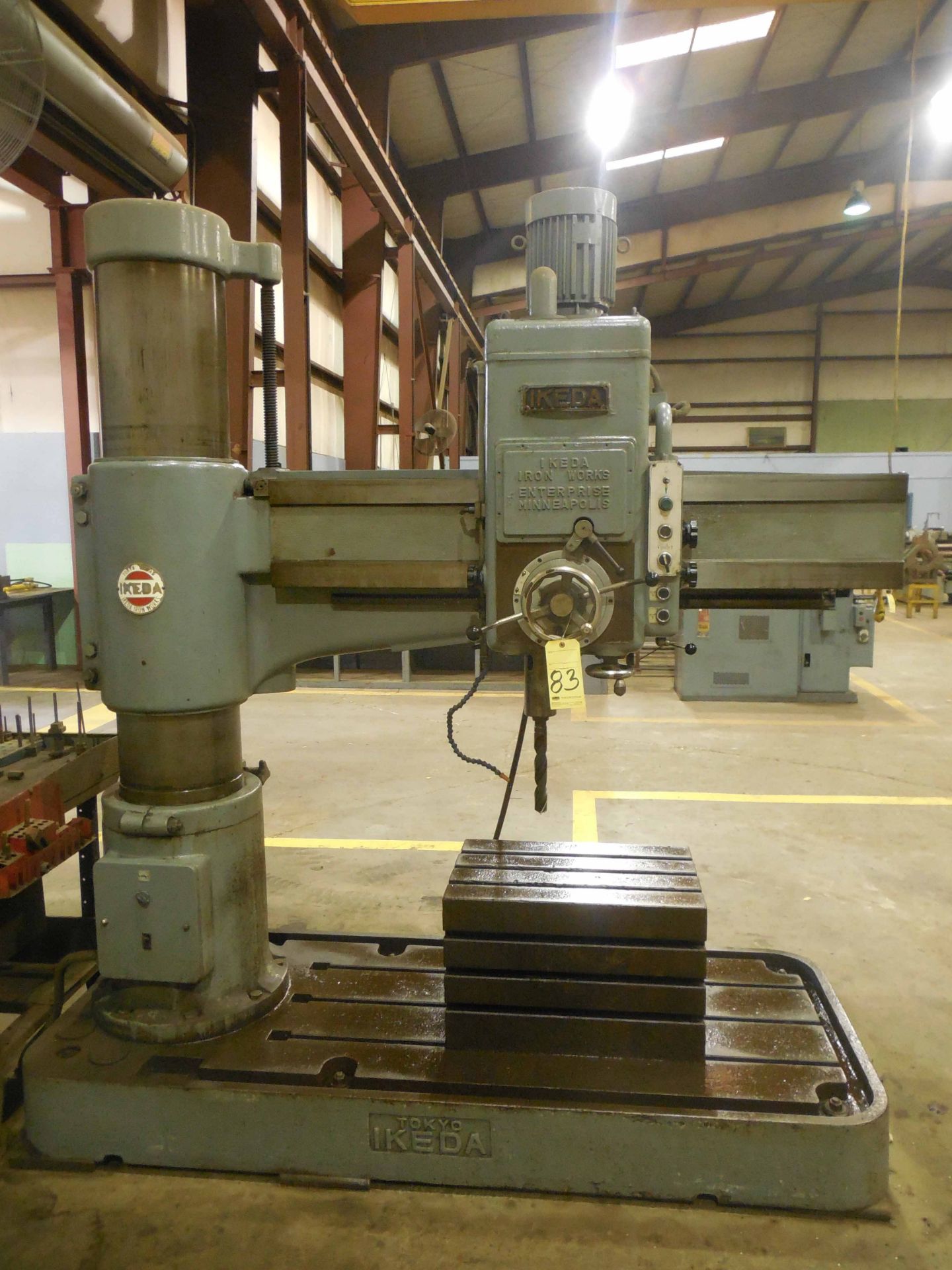 RADIAL ARM DRILL, IKEDA 5' X 13" MDL. RM1500, #5 MT spdl., spds.: 30-1,040 RPM, 18" x 26-1/2" x 16-