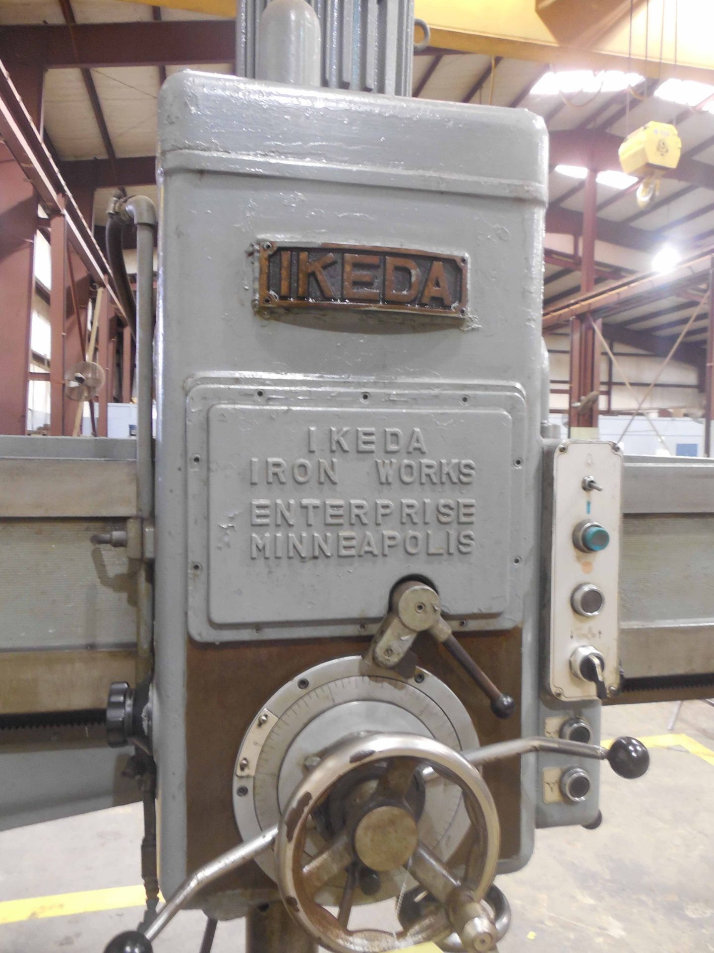 RADIAL ARM DRILL, IKEDA 5' X 13" MDL. RM1500, #5 MT spdl., spds.: 30-1,040 RPM, 18" x 26-1/2" x 16- - Image 2 of 4