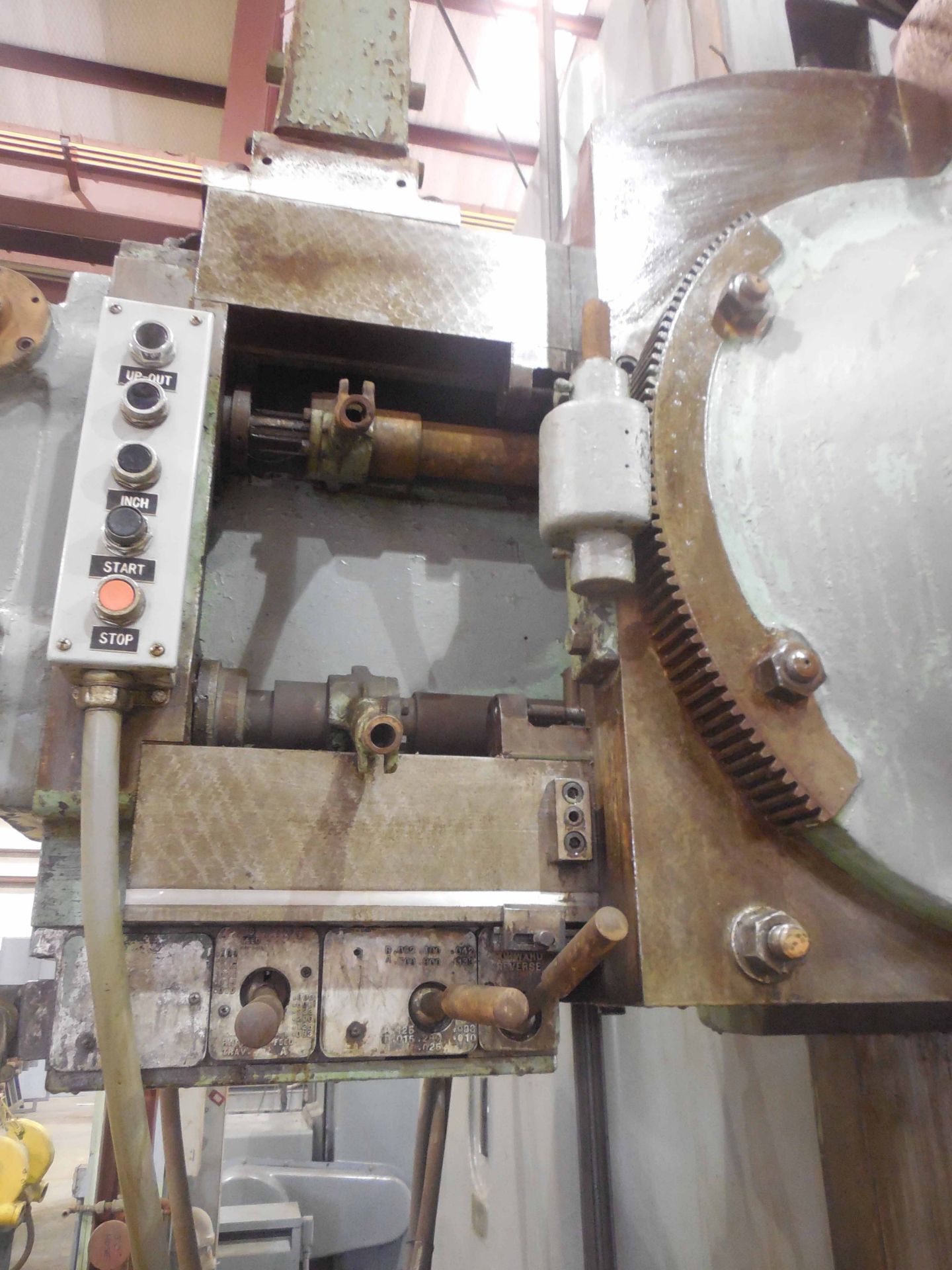 CINCINNATI 120" "HYPRO" DOUBLE COLUMN VERTICAL BORING MILL, 108-1/2" tbl., approx. 128" sw. to - Image 4 of 7