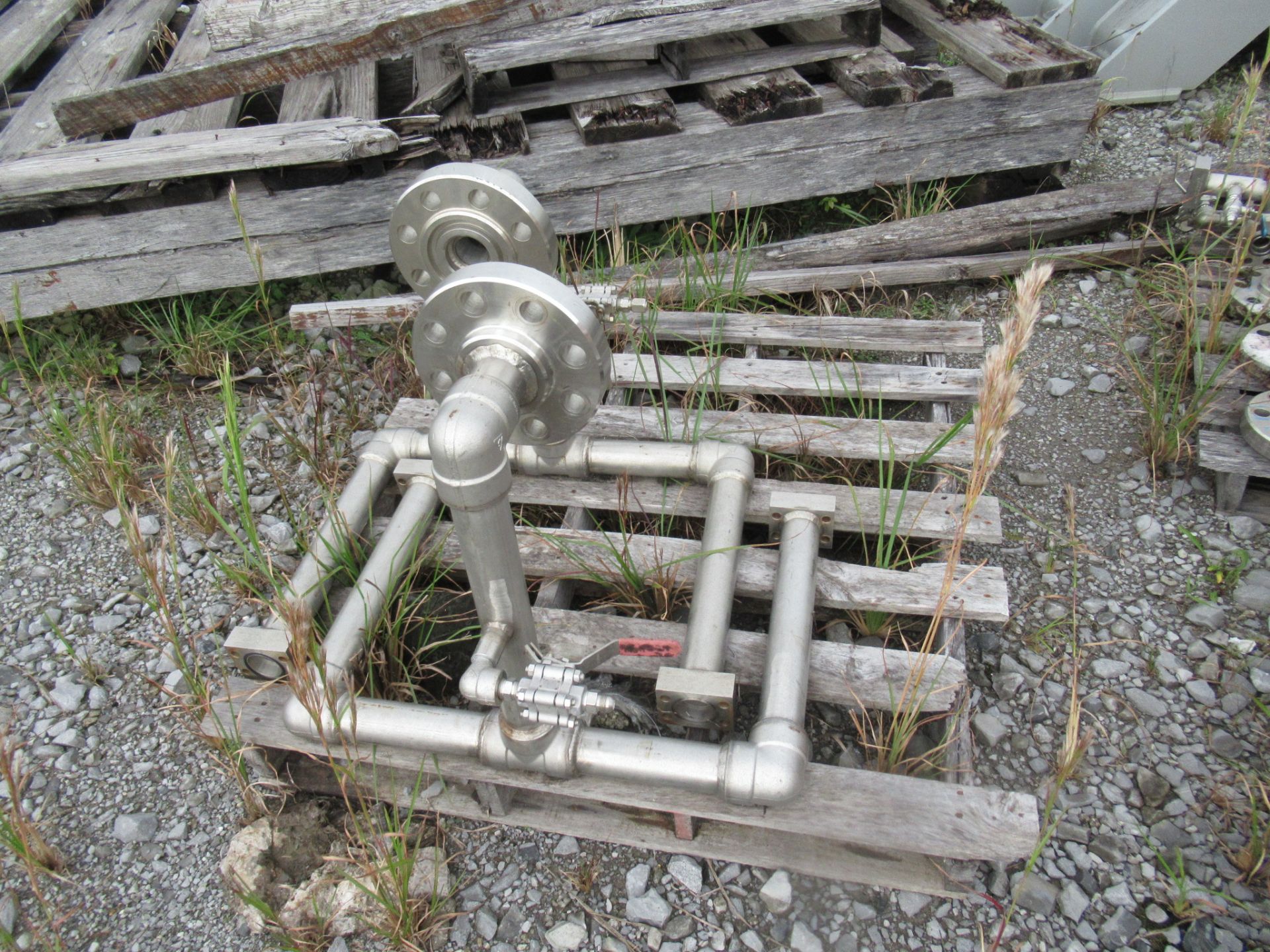 LOT CONSISTING OF: stainless steel spools, valves, tensioner test piece & (4) tensioner rollers ( - Image 3 of 8