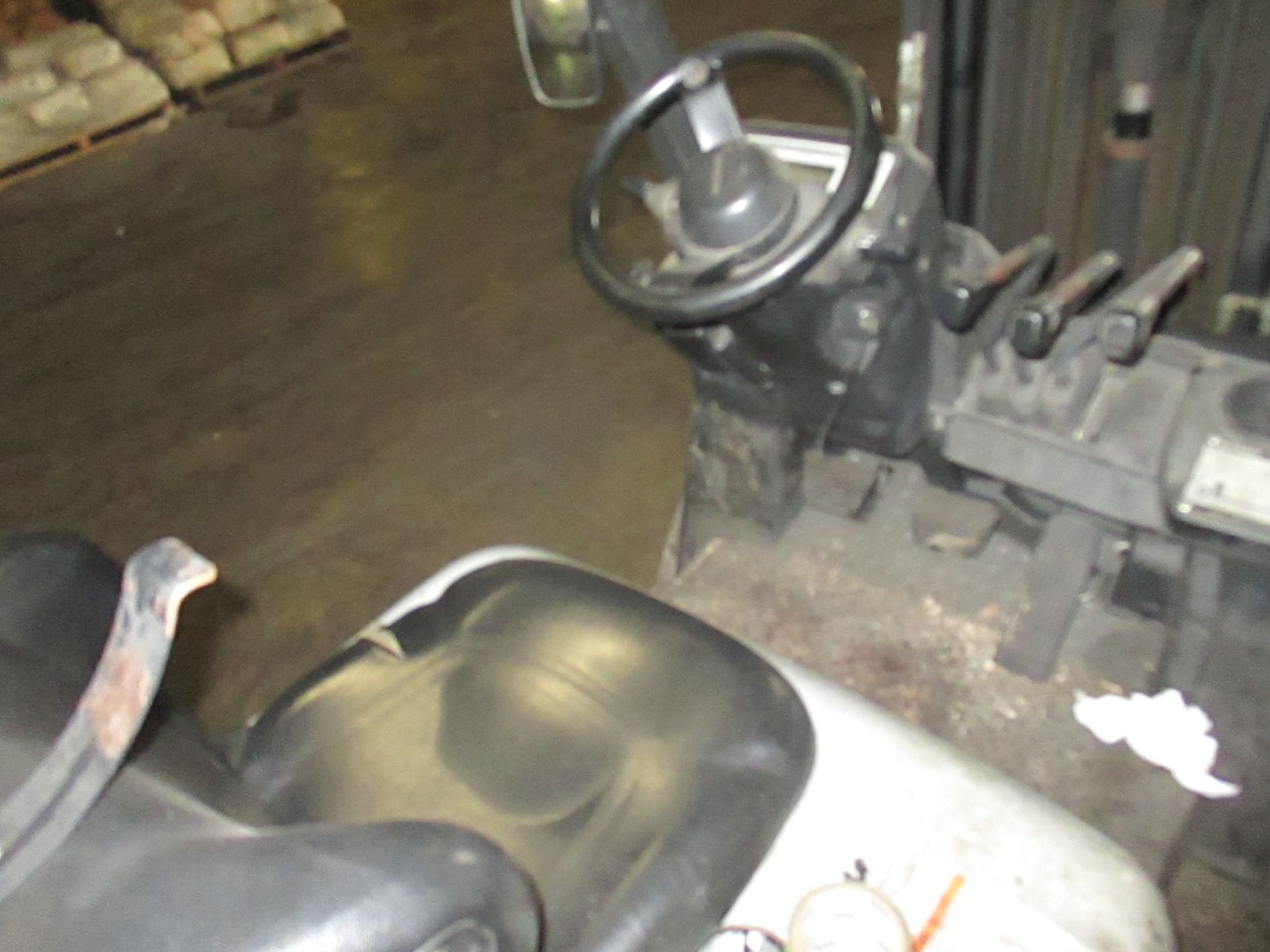 FORKLIFT, NISSAN 5,000 LB. CAP. SERIES 50 MDL. MAP1F2A2SLV, 4,350 lb. @ 24" L.C., LPG engine, 3- - Image 4 of 4