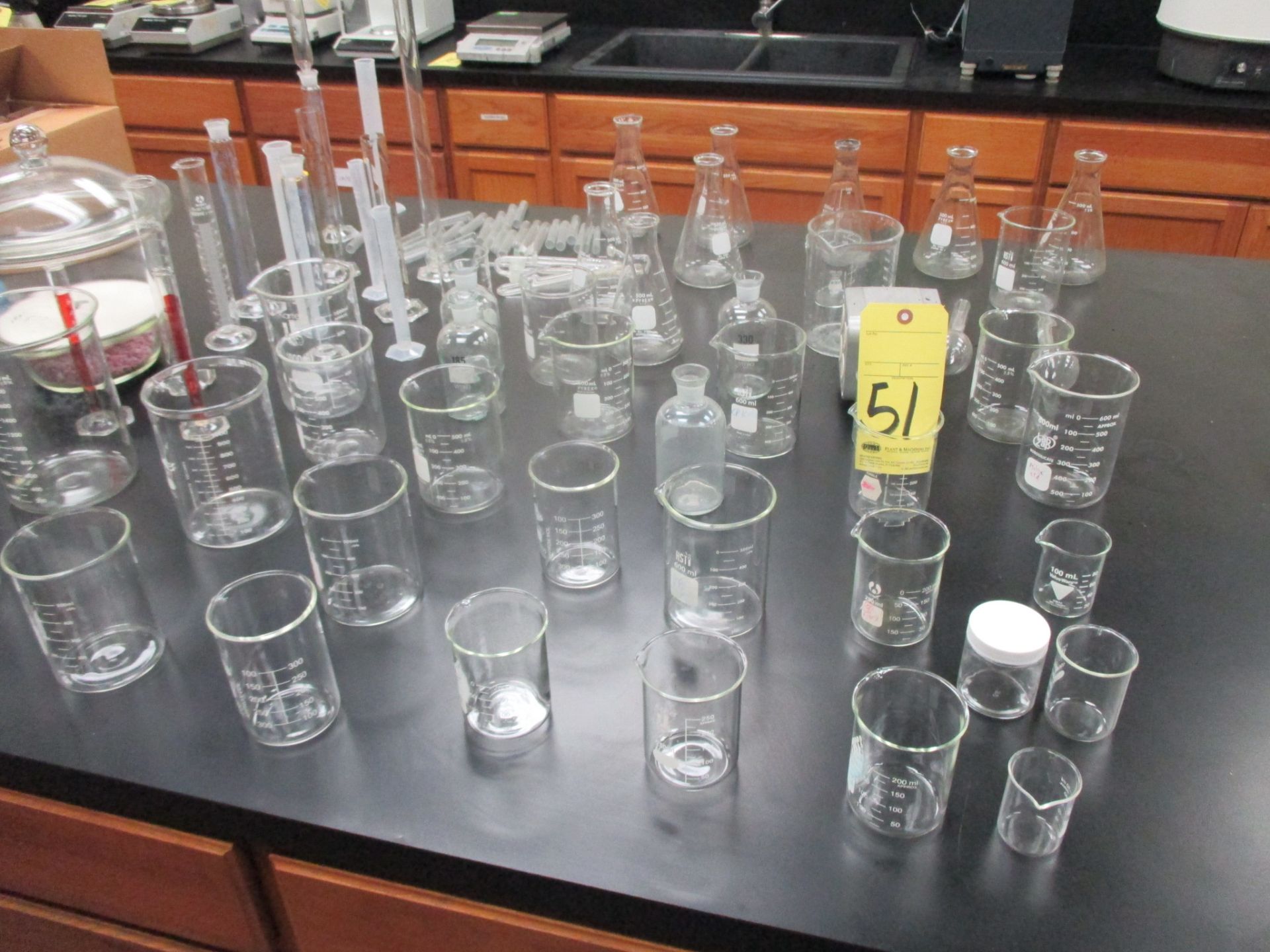 LOT OF LABORATORY GLASS