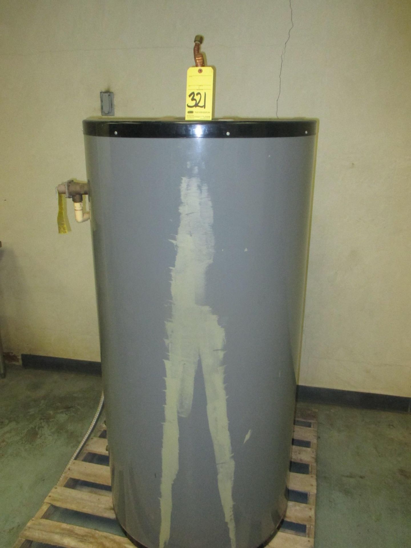 WATER HEATER, 85 gal. (est.) cap.