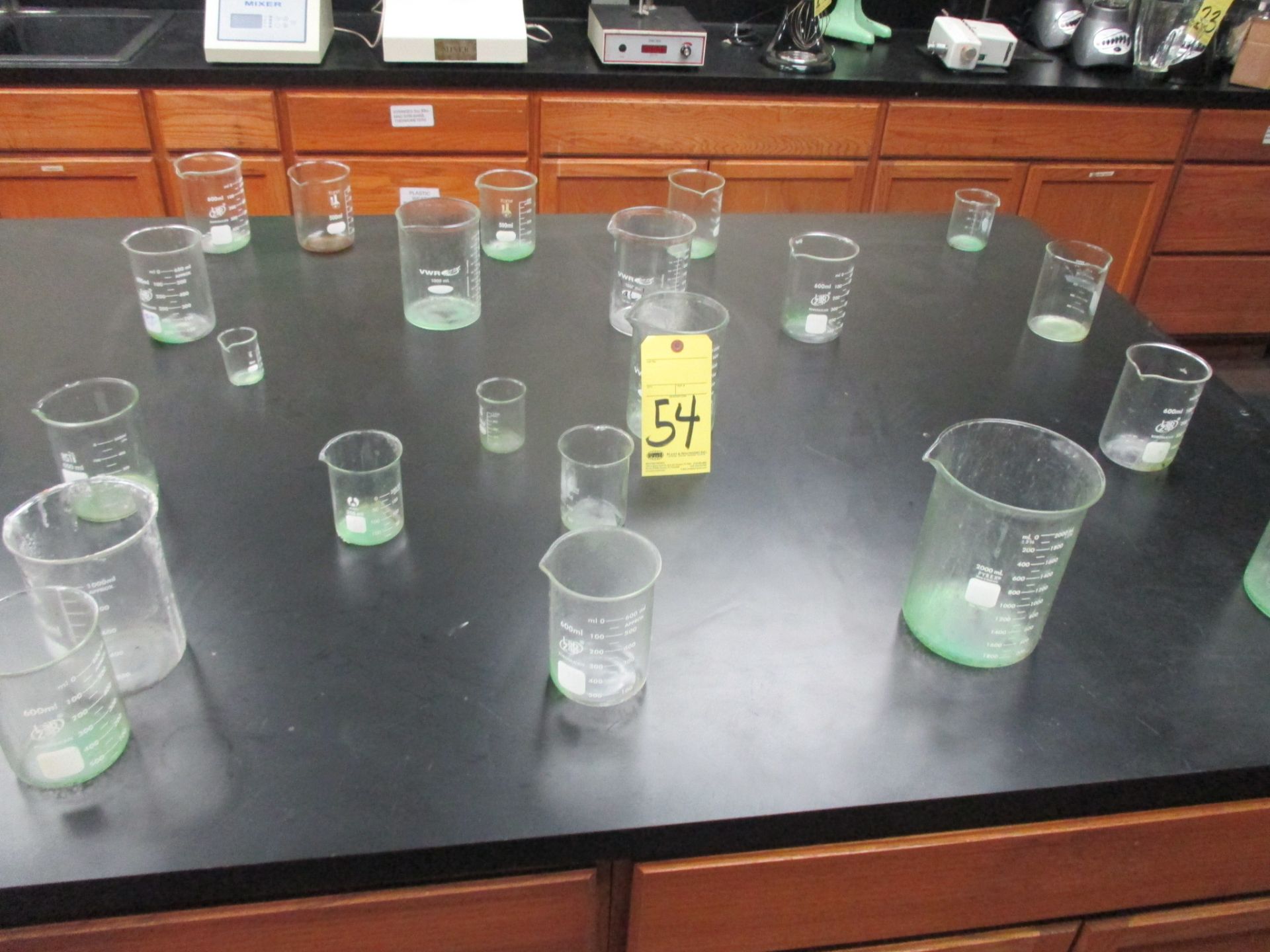 LOT OF LABORATORY GLASS