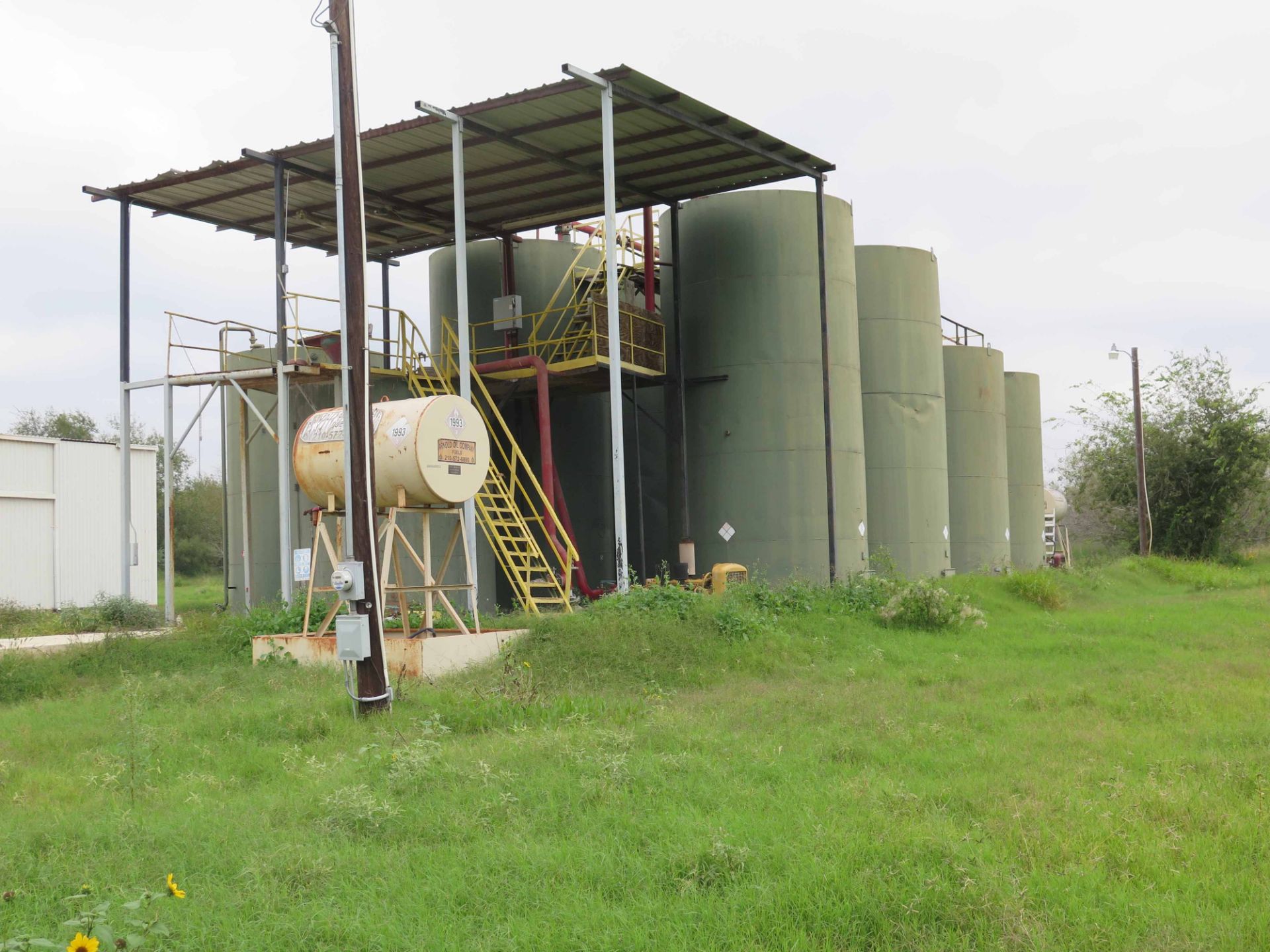 COMPLETE DRILLING MUD PLANT, Including: (5) 500 BBl storage tanks; (3) 400 BBL storage tanks; (1) - Image 33 of 38
