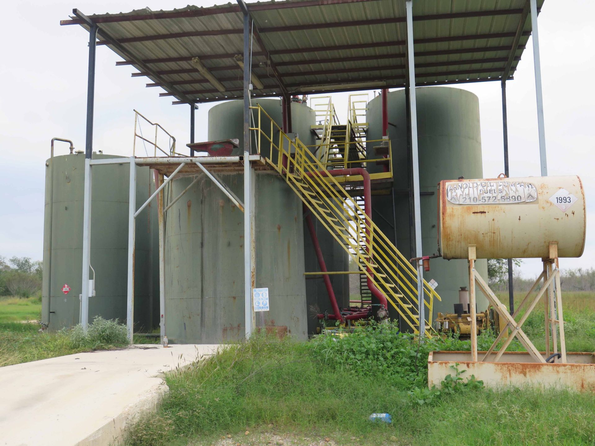 COMPLETE DRILLING MUD PLANT, Including: (5) 500 BBl storage tanks; (3) 400 BBL storage tanks; (1) - Image 32 of 38