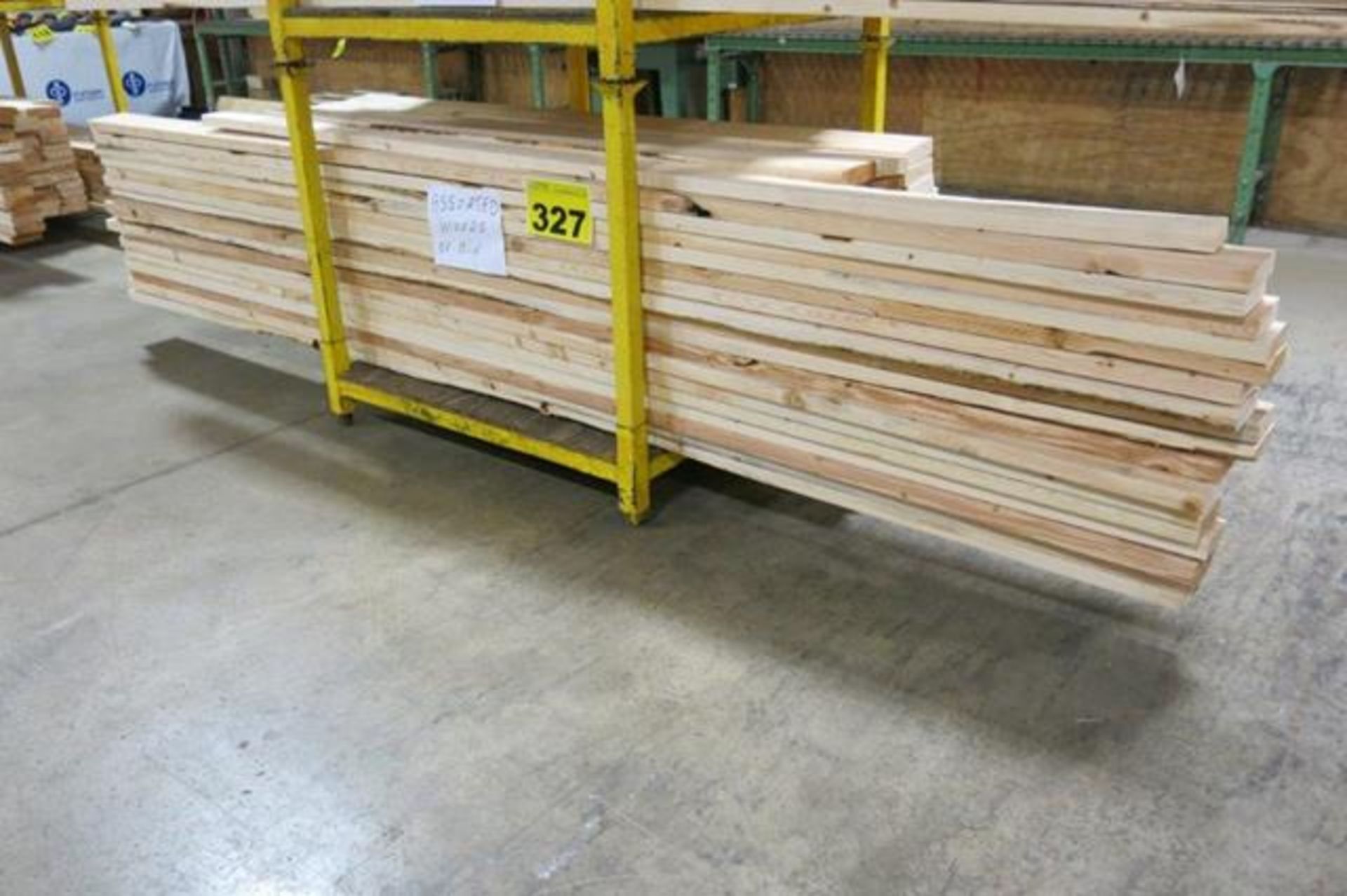 LOT OF ASSORTED WOOD (WOOD ONLY)