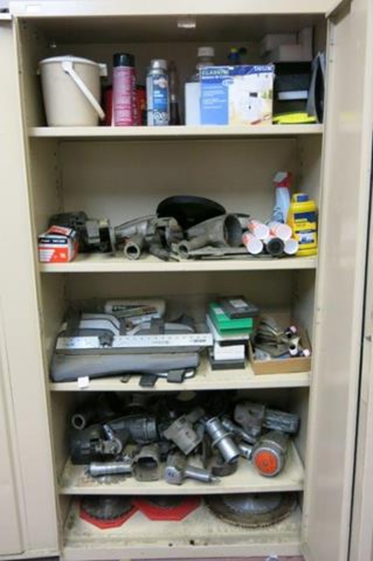 STORAGE CABINET AND CONTENTS - Image 2 of 6