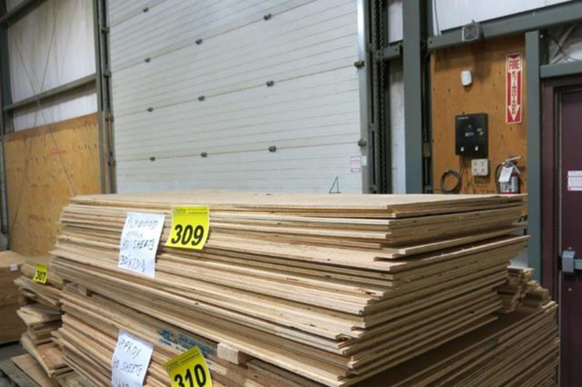 LOT OF 40 SHEETS (APPROX.) OF 30" X 73" X 3/8", PLYWOOD