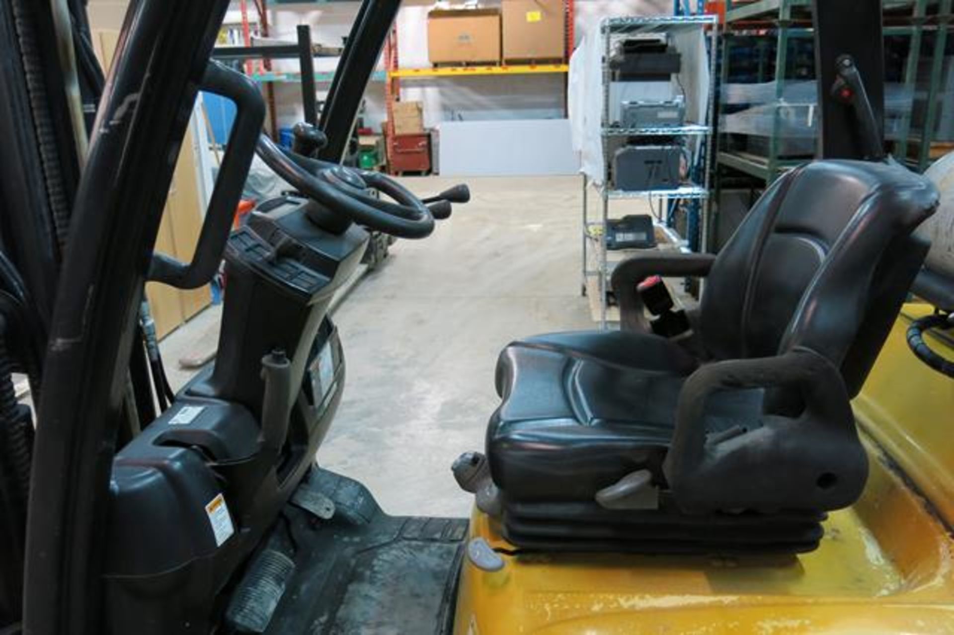 YALE, GLC060VXNVSE088, 6,000 LBS, LPG FORKLIFT - Image 9 of 15