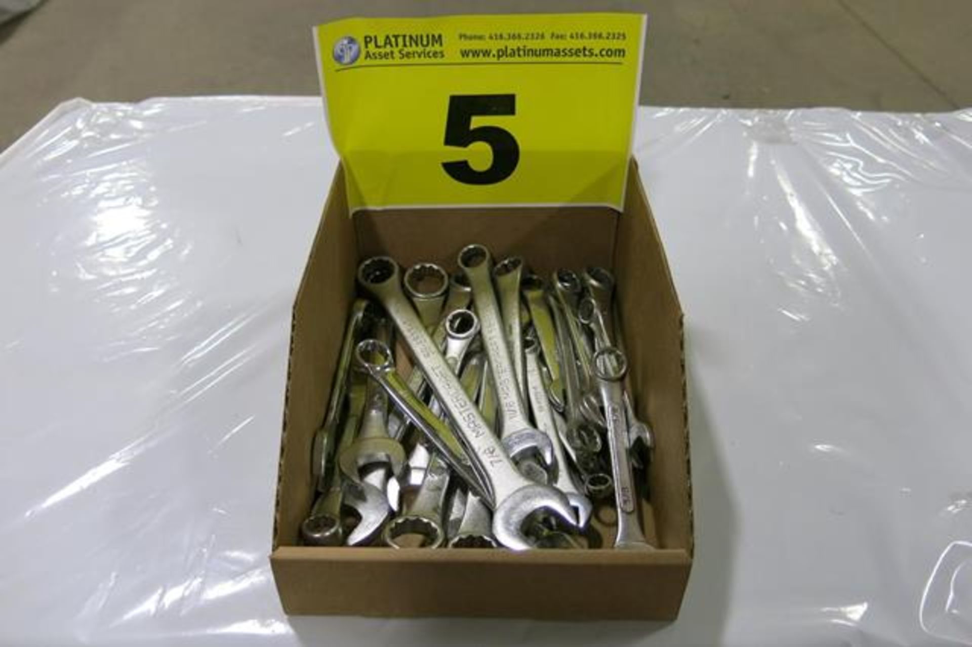 LOT OF ASSORTED WRENCHES