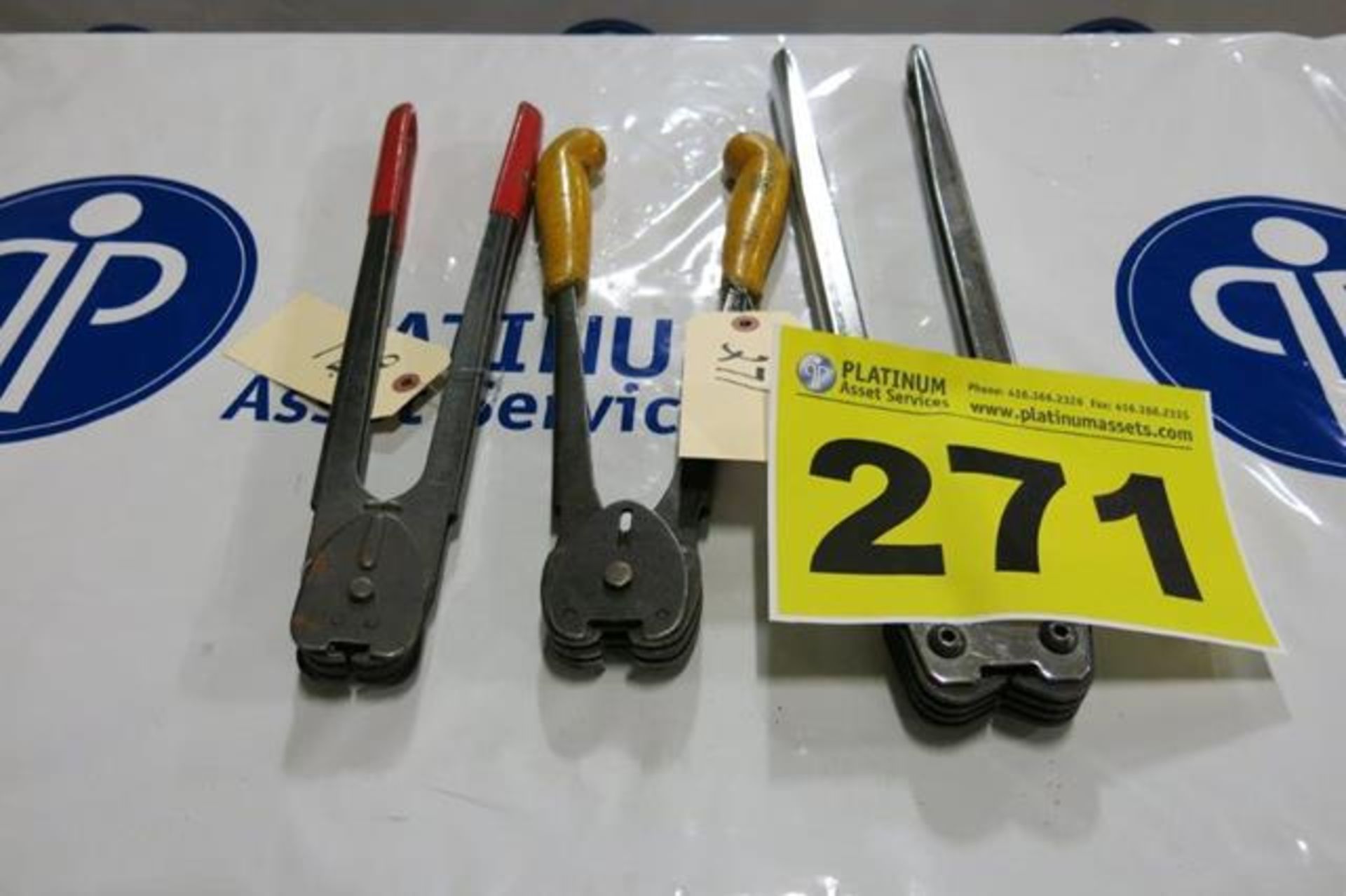 LOT OF STRAPPING TOOLS