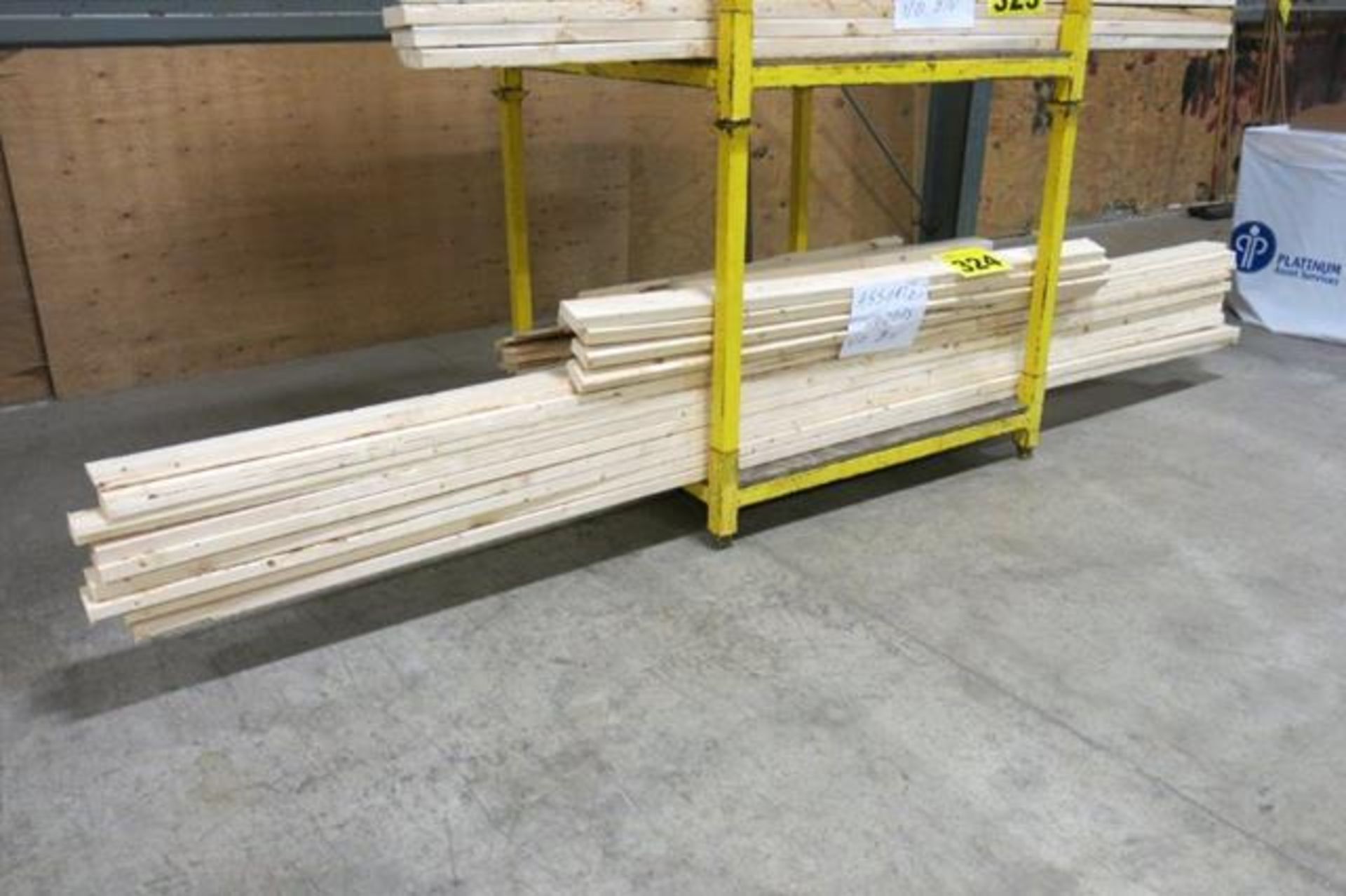 LOT OF ASSORTED WOOD (WOOD ONLY)