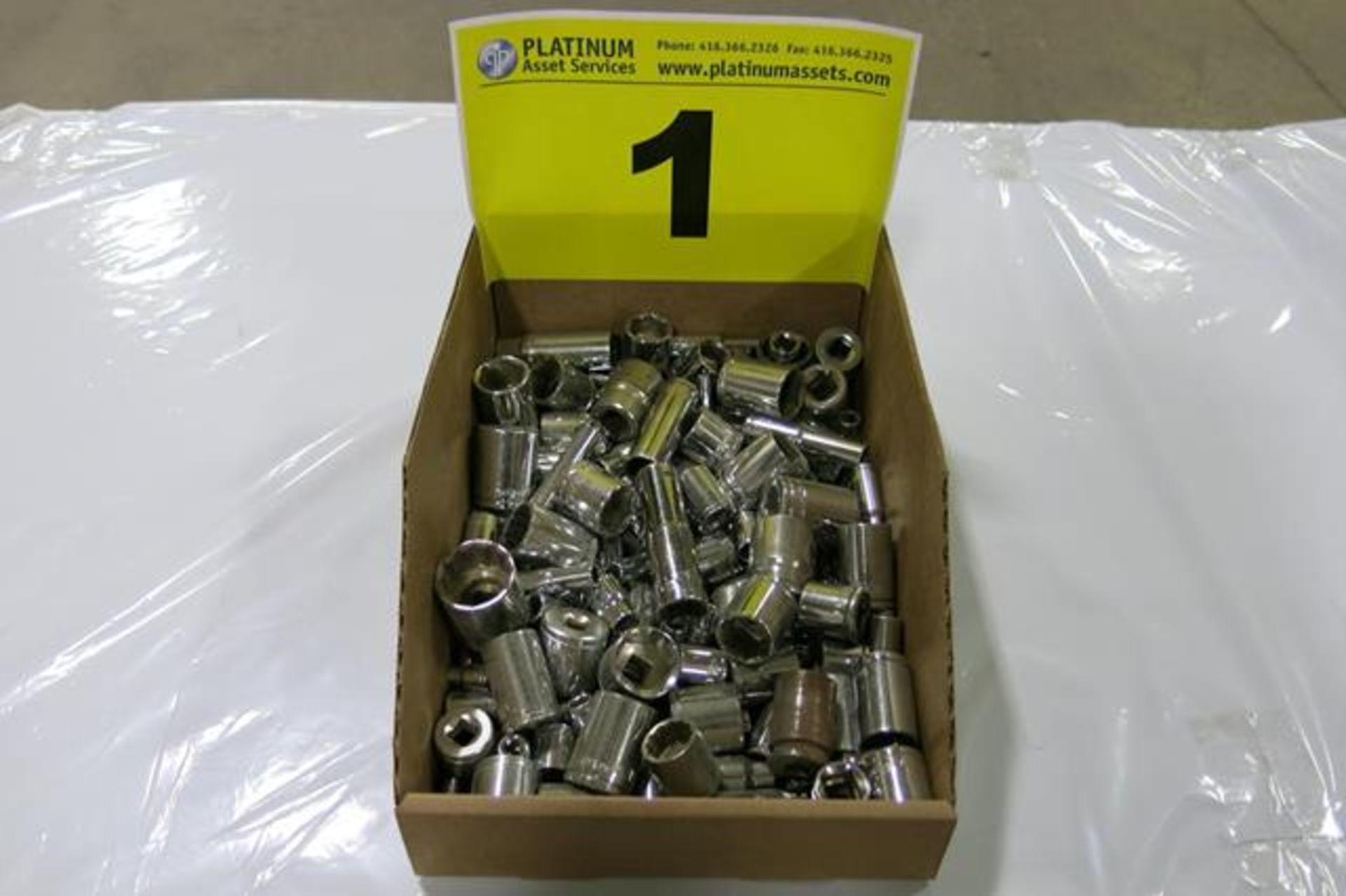 LOT OF ASSORTED SOCKETS