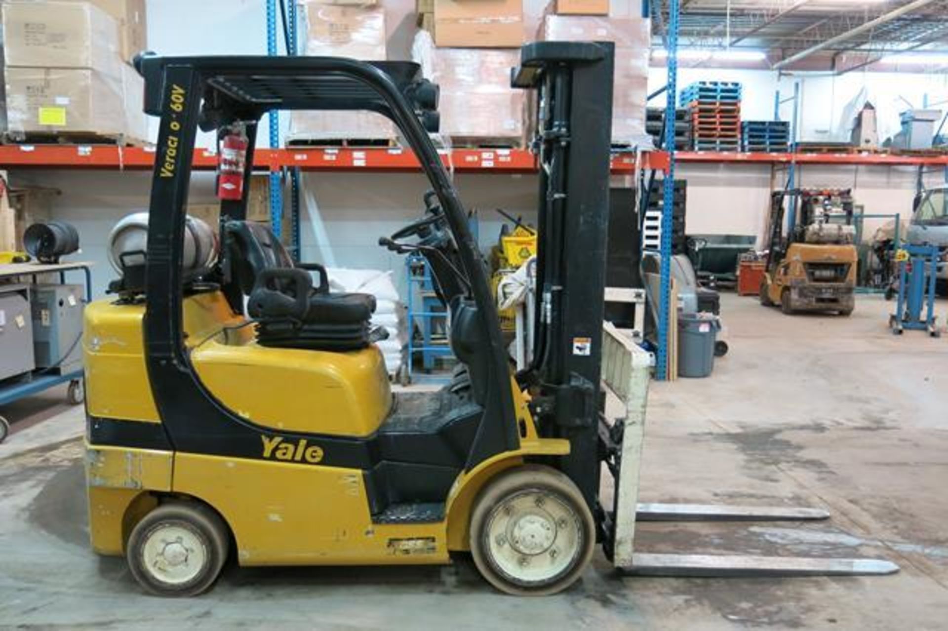 YALE, GLC060VXNVSE088, 6,000 LBS, LPG FORKLIFT - Image 3 of 15