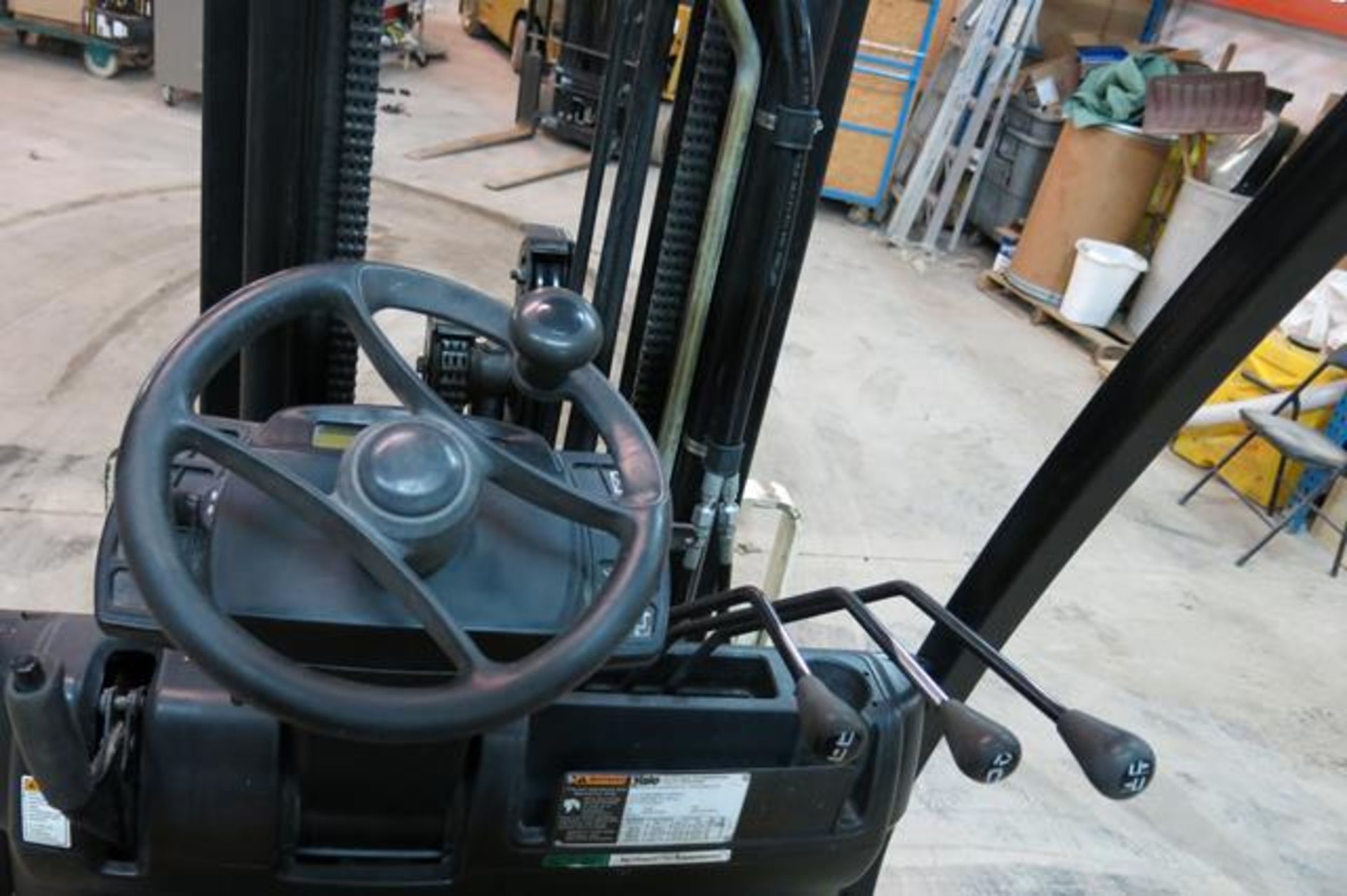 YALE, GLC060VXNVSE088, 6,000 LBS, LPG FORKLIFT - Image 10 of 15