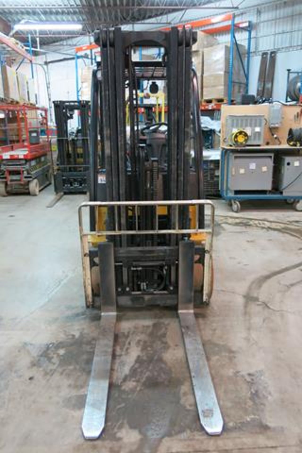 YALE, GLC060VXNVSE088, 6,000 LBS, LPG FORKLIFT - Image 6 of 15