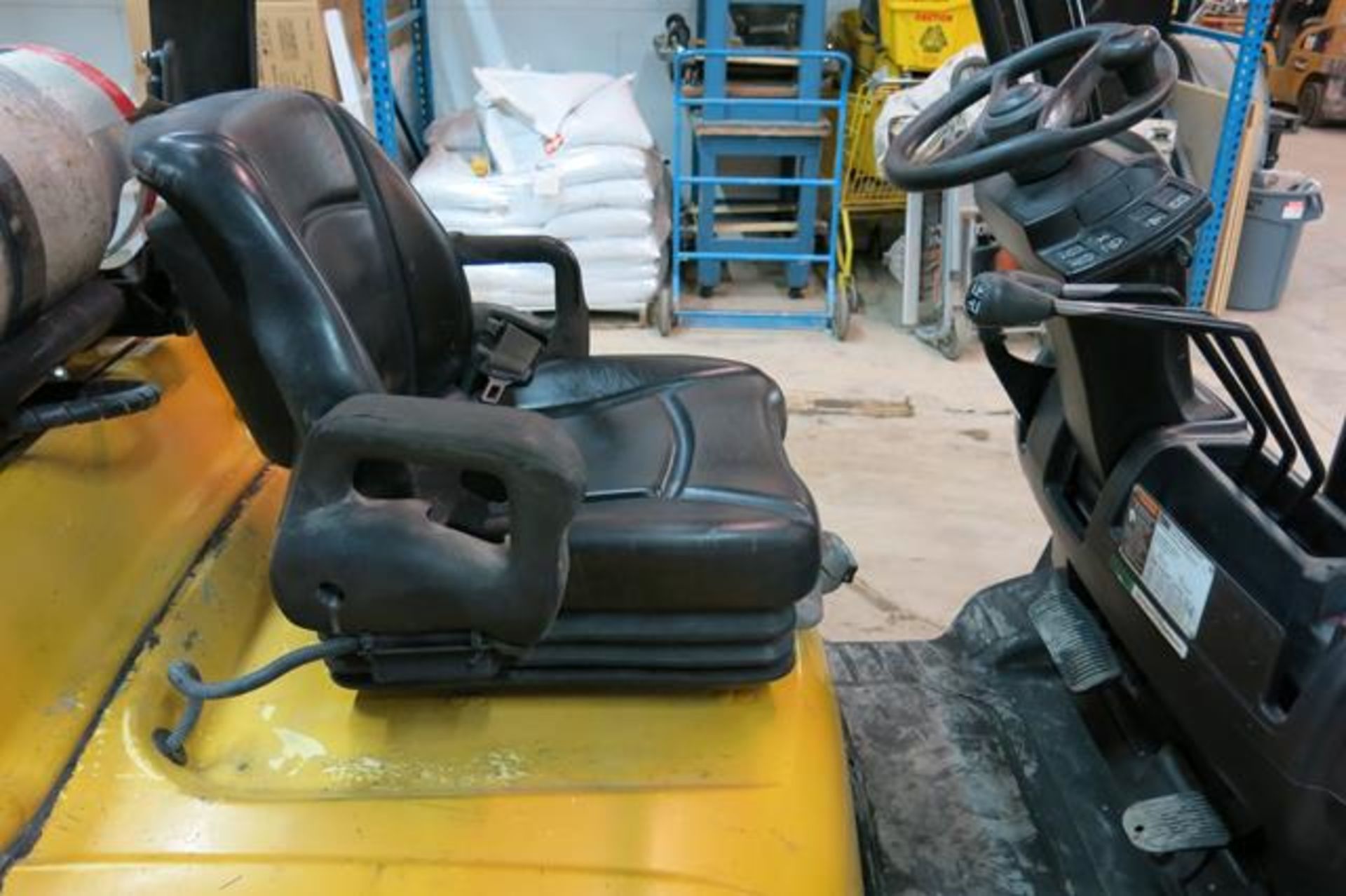 YALE, GLC060VXNVSE088, 6,000 LBS, LPG FORKLIFT - Image 13 of 15