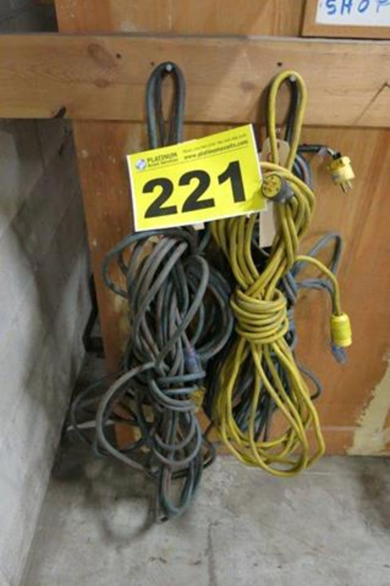 LOT OF 50' EXTENSION CORDS