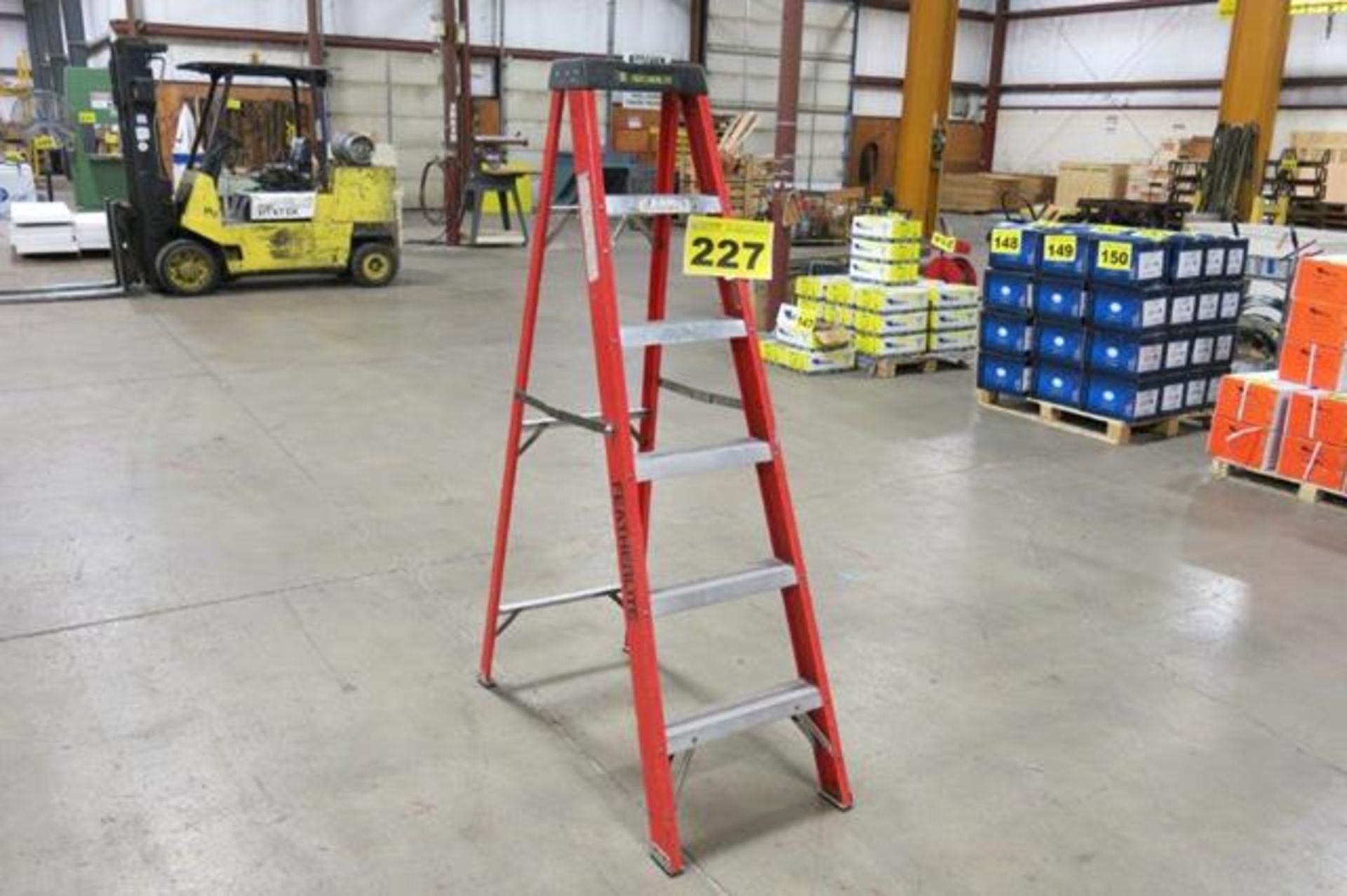 FEATHERLITE, 6', FIBREGLASS LADDER