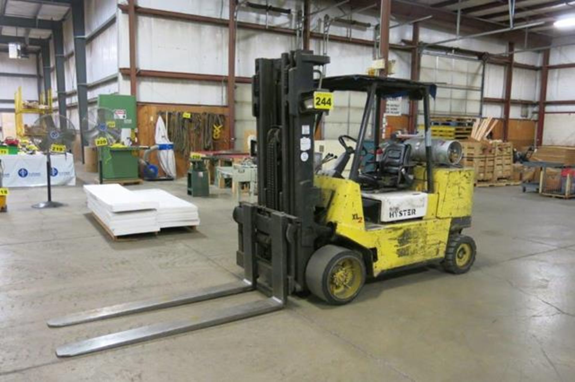 HYSTER, S120XLS, 11,000 LBS, 3 STAGE, LPG FORKLIFT, SIDESHIFT, 206.5" MAXIMUM LIFT 2,446 HOURS, S/