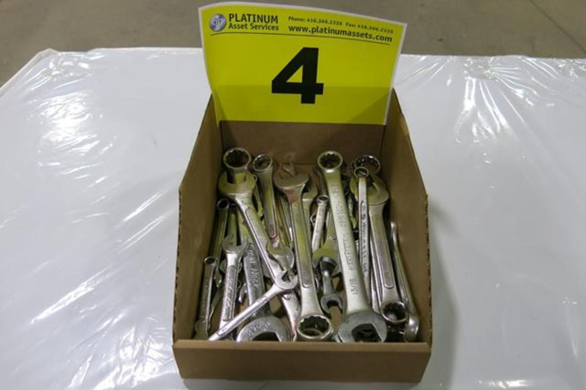 LOT OF ASSORTED WRENCHES