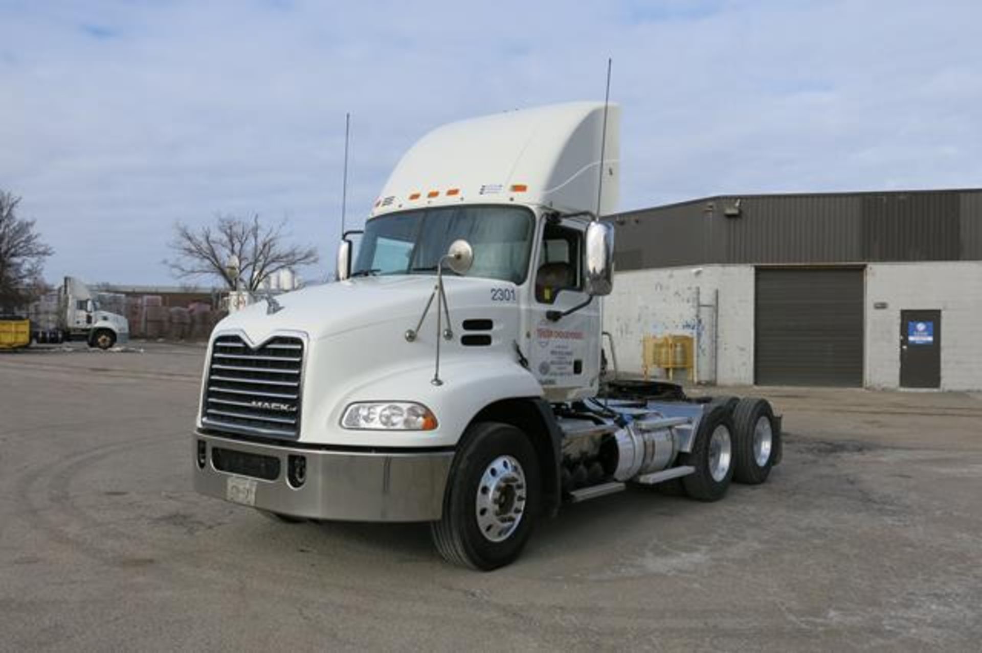 MACK, CXU613, TRUCK TRACTOR, DAY CAB, MACK MP7 DIESEL ENGINE, 10 SPEED MANUAL TRANSMISSION, 412,