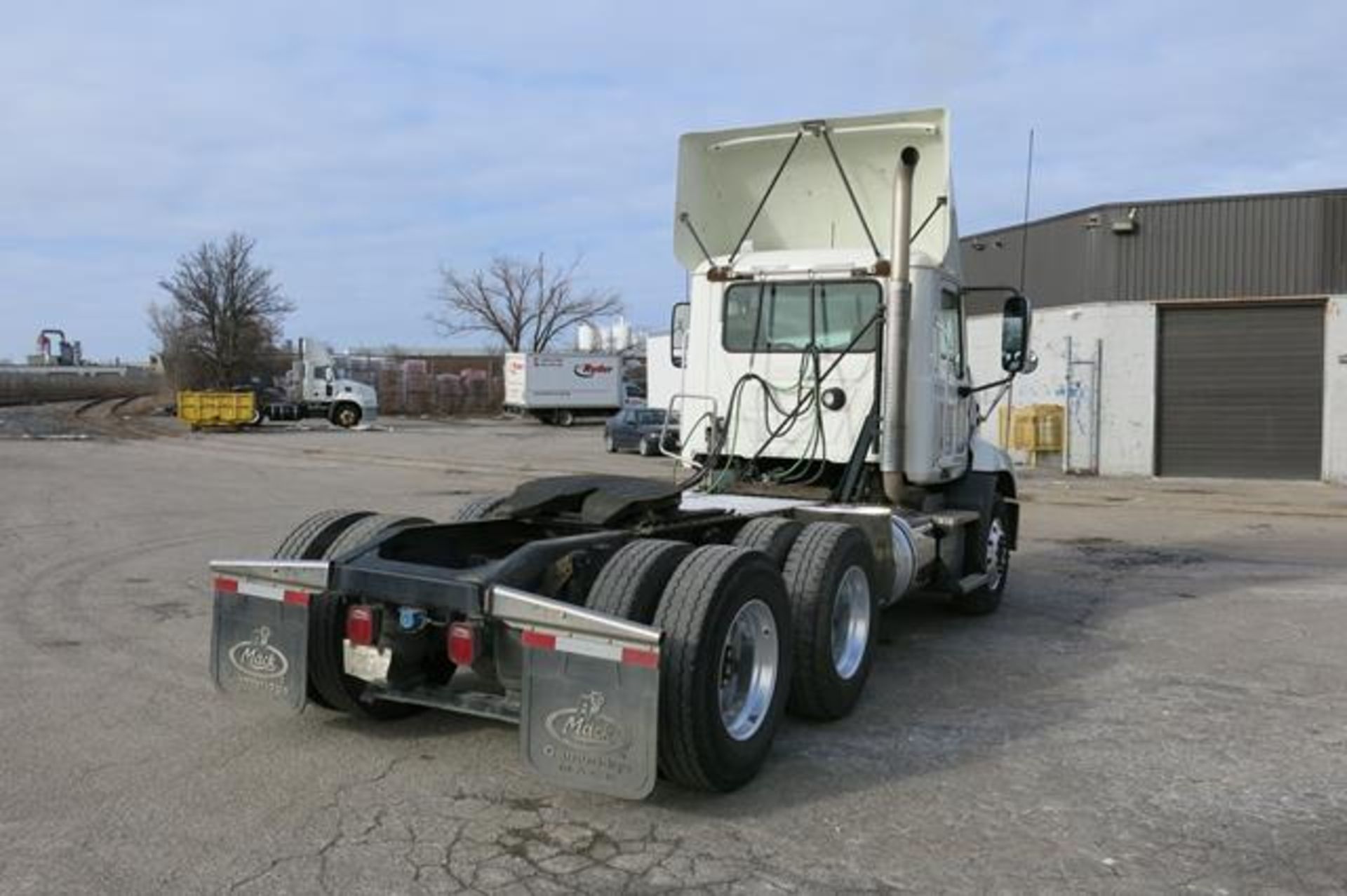 MACK, CXU613, TRUCK TRACTOR, DAY CAB, MACK MP7 DIESEL ENGINE, 10 SPEED MANUAL TRANSMISSION, 412, - Image 23 of 52