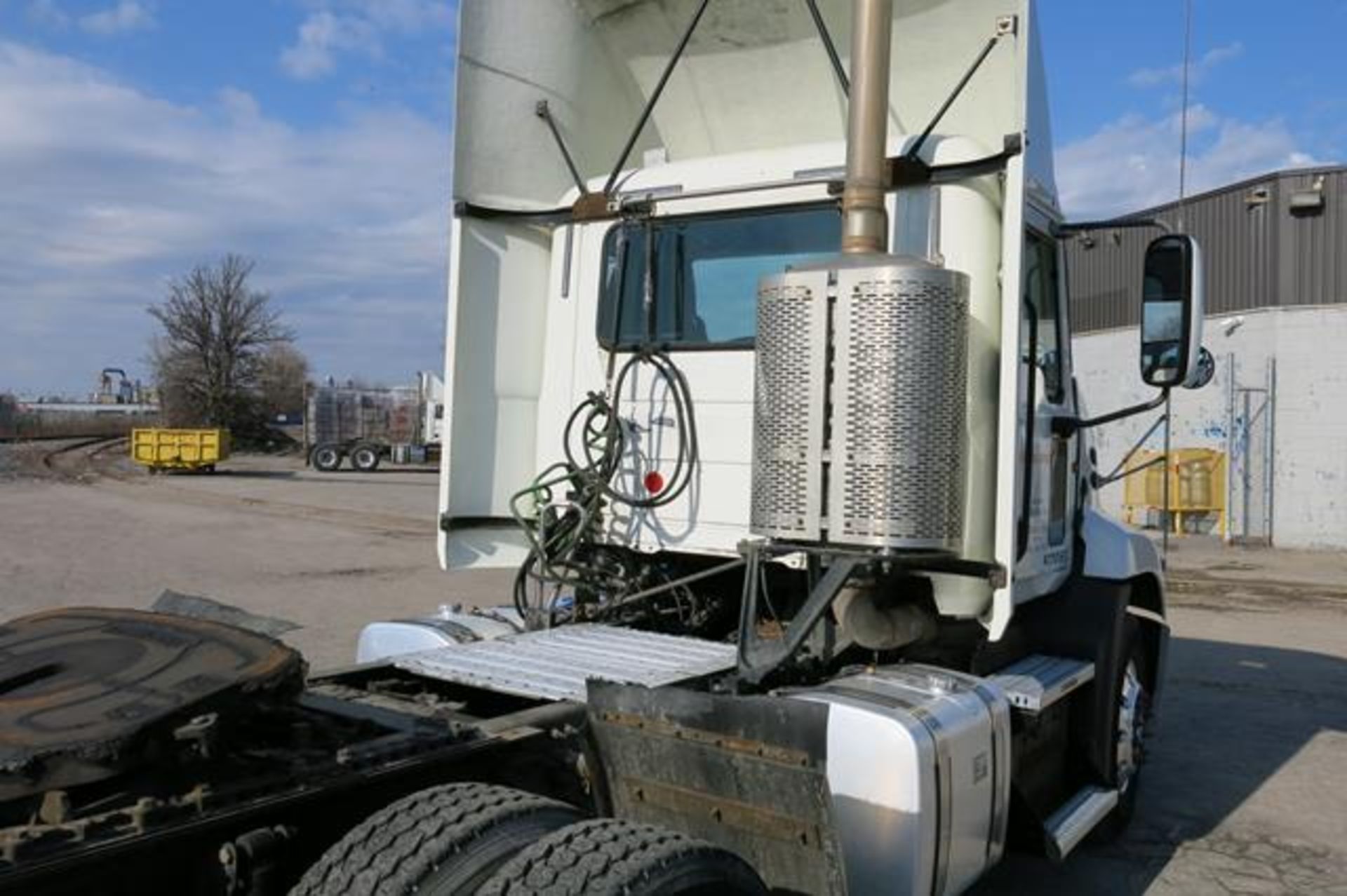 MACK, CXU613, TRUCK TRACTOR, DAY CAB, MACK MP7 DIESEL ENGINE, 10 SPEED MANUAL TRANSMISSION, 382, - Image 19 of 51