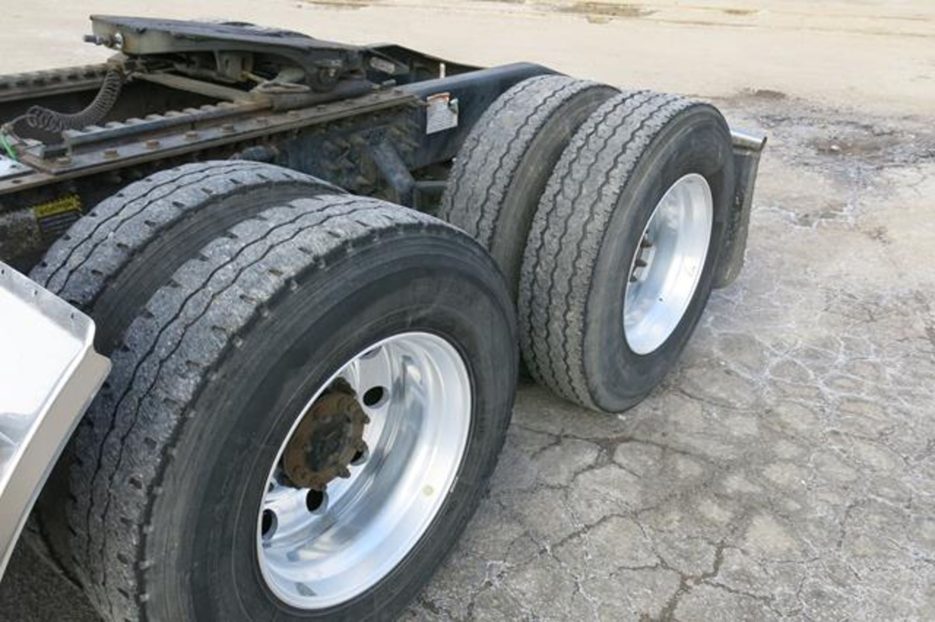 MACK, CXU613, TRUCK TRACTOR, DAY CAB, MACK MP7 DIESEL ENGINE, 10 SPEED MANUAL TRANSMISSION, 412, - Image 11 of 52