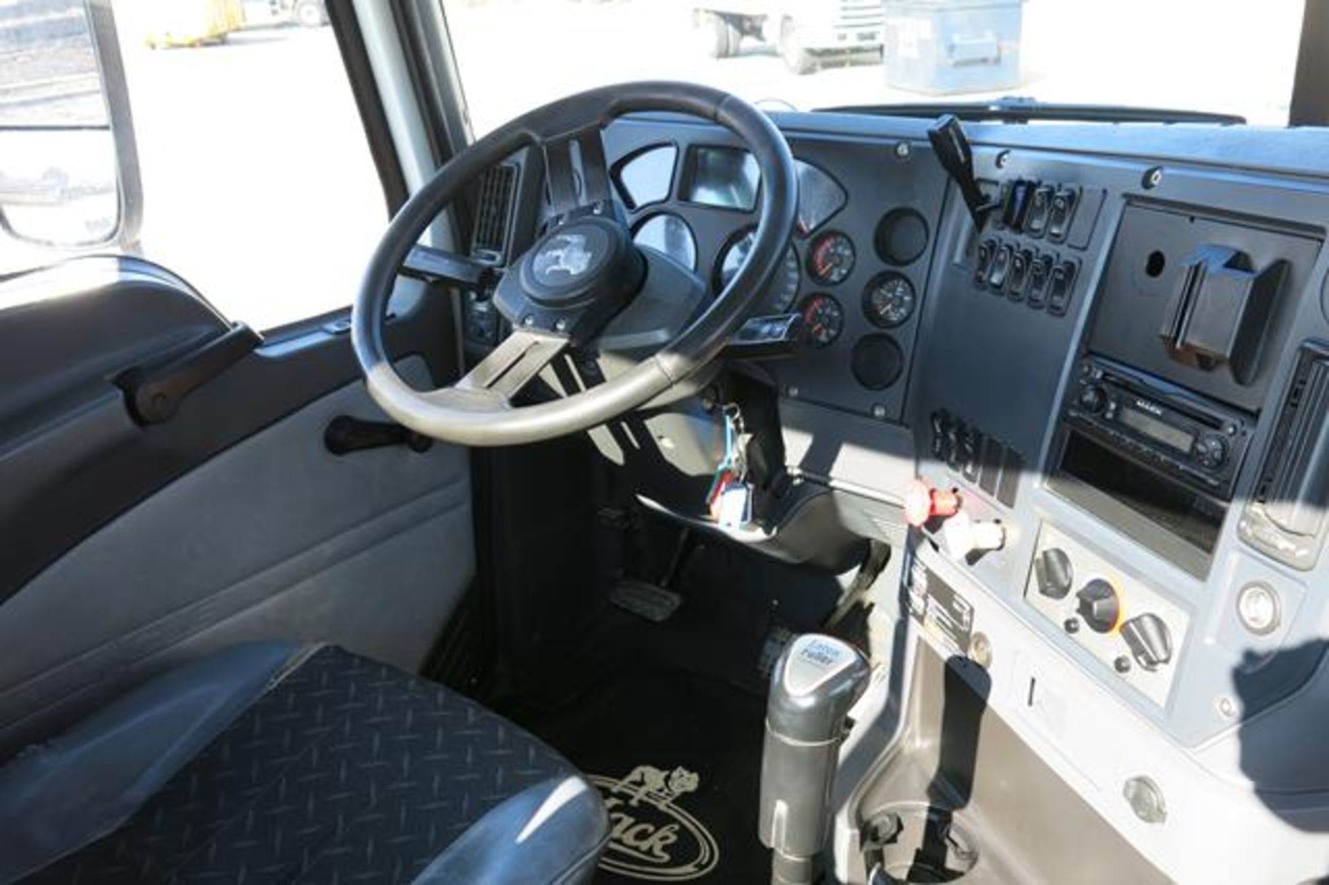 MACK, CXU613, TRUCK TRACTOR, DAY CAB, MACK MP7 DIESEL ENGINE, 10 SPEED MANUAL TRANSMISSION, 333, - Image 19 of 43