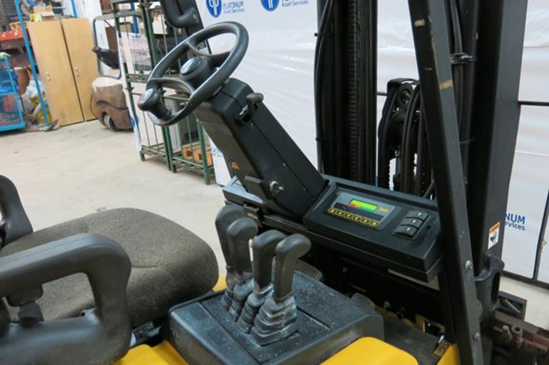 YALE, ERC050GHN48TE084, 5,000 LBS., 3 STAGE, 48V, BATTERY POWERED, FORKLIFT, SIDESHIFT, CHARGER, - Image 6 of 10