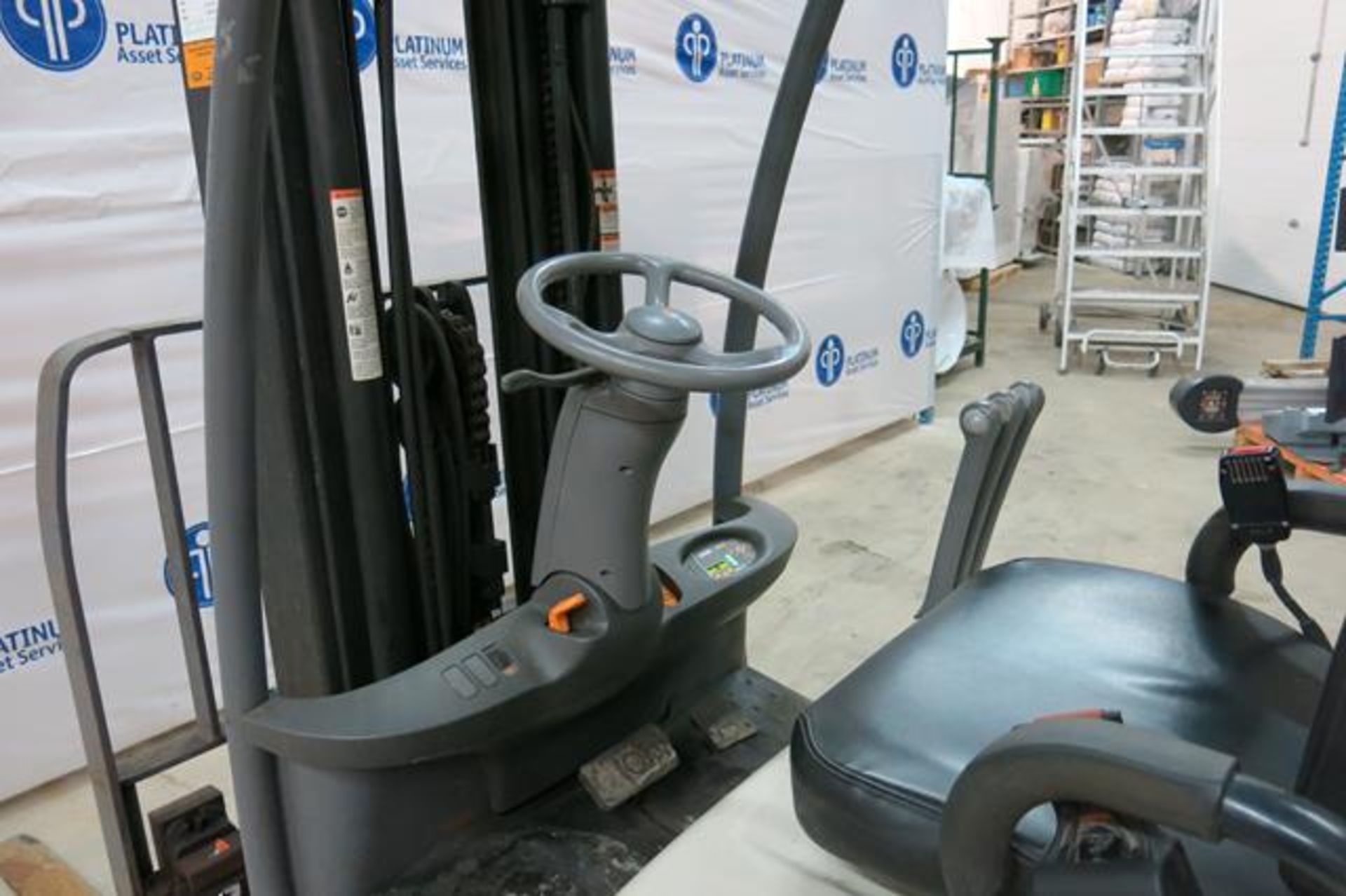 CROWN, SC5245-40, 3,700 LBS., 3 STAGE, 48V, BATTERY POWERED, FORKLIFT, SIDESHIFT, 190" MAXIMUM LIFT, - Image 5 of 9
