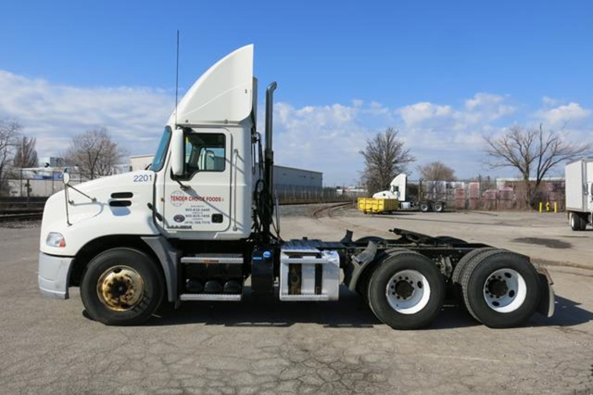 MACK, CXU613, TRUCK TRACTOR, DAY CAB, MACK MP7 DIESEL ENGINE, 10 SPEED MANUAL TRANSMISSION, 333, - Image 4 of 43