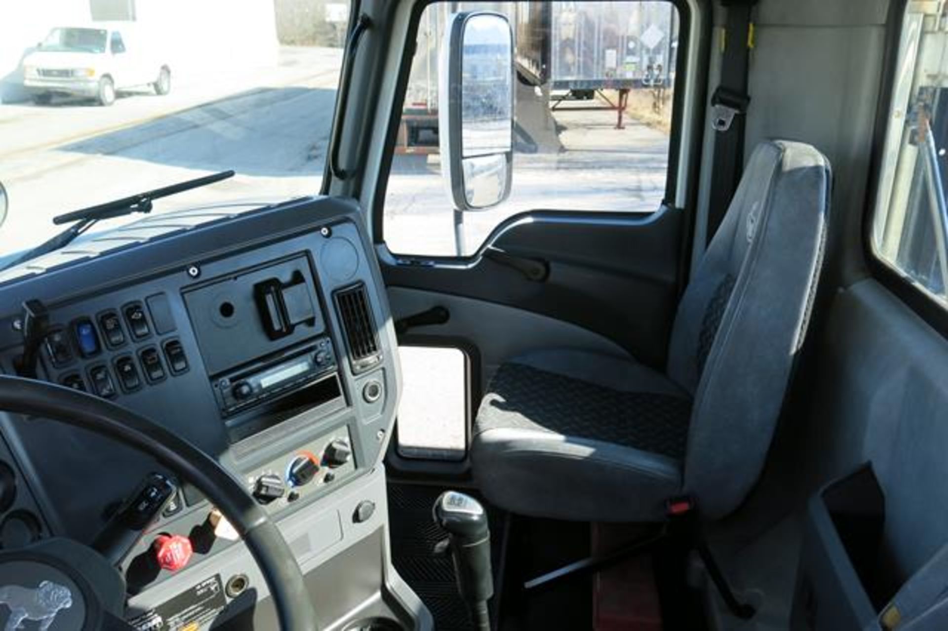 MACK, CXU613, TRUCK TRACTOR, DAY CAB, MACK MP7 DIESEL ENGINE, 10 SPEED MANUAL TRANSMISSION, 333, - Image 25 of 43