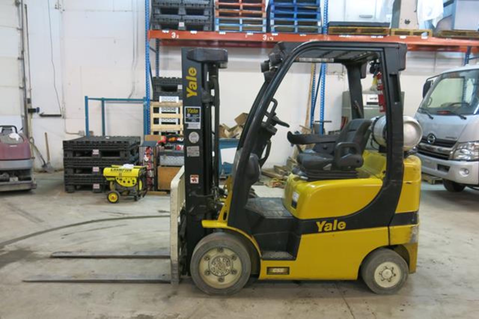 YALE, GLC050VNXVSE083, 5,000 LBS., 3 STAGE, LPG FORKLIFT WITH SIDESHIFT, 189" MAX LIFT, 13,173 HOURS - Image 8 of 14