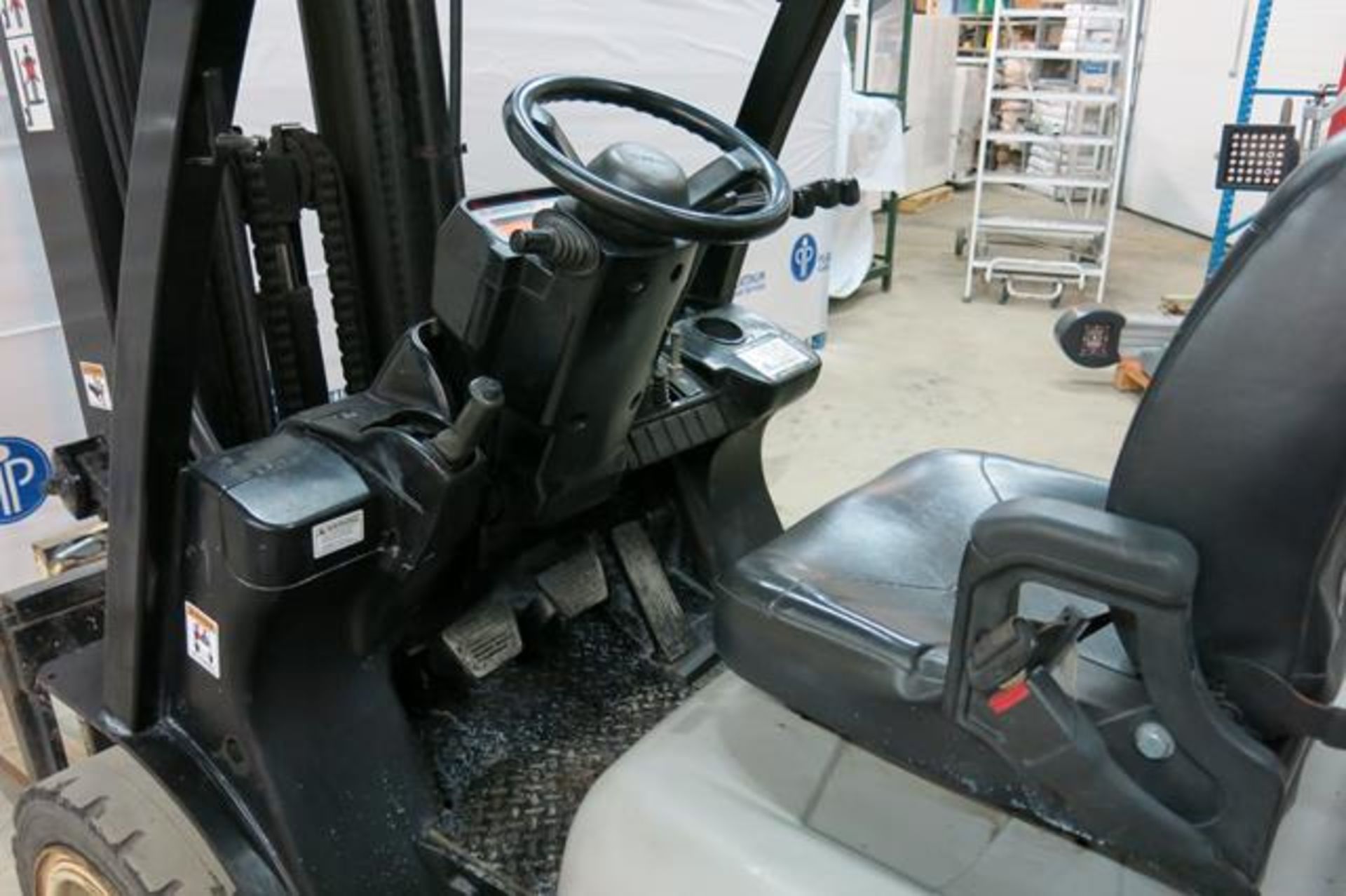 NISSAN, MUG1F2A30LV, 6,000 LBS., 3 STAGE, LPG FORKLIFT, SIDESHIFT, 11,093 HOURS, 2009, S/N UG1F2- - Image 6 of 10