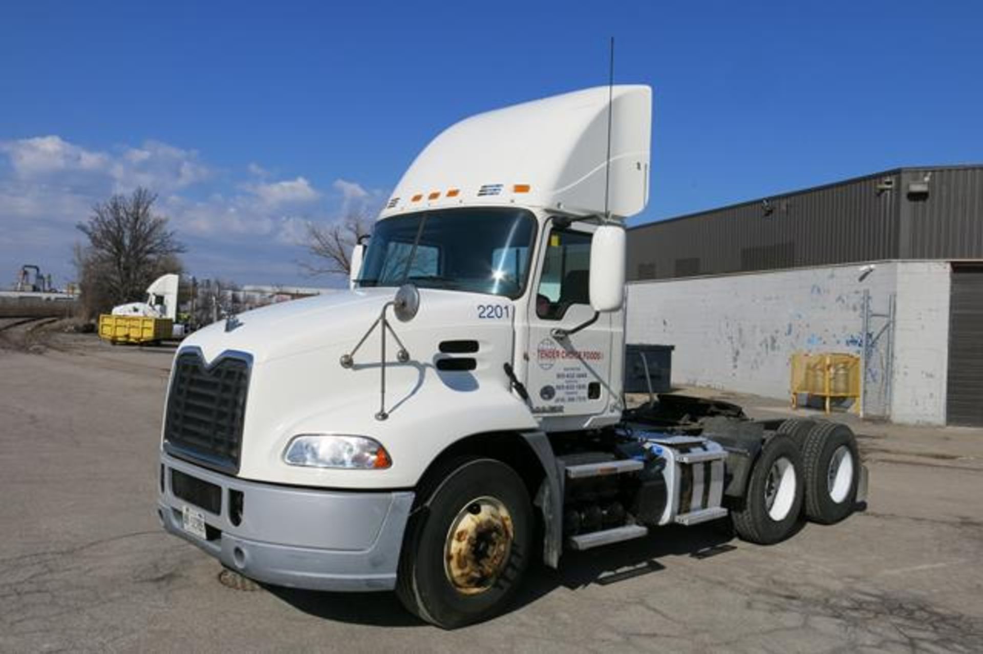 MACK, CXU613, TRUCK TRACTOR, DAY CAB, MACK MP7 DIESEL ENGINE, 10 SPEED MANUAL TRANSMISSION, 333,